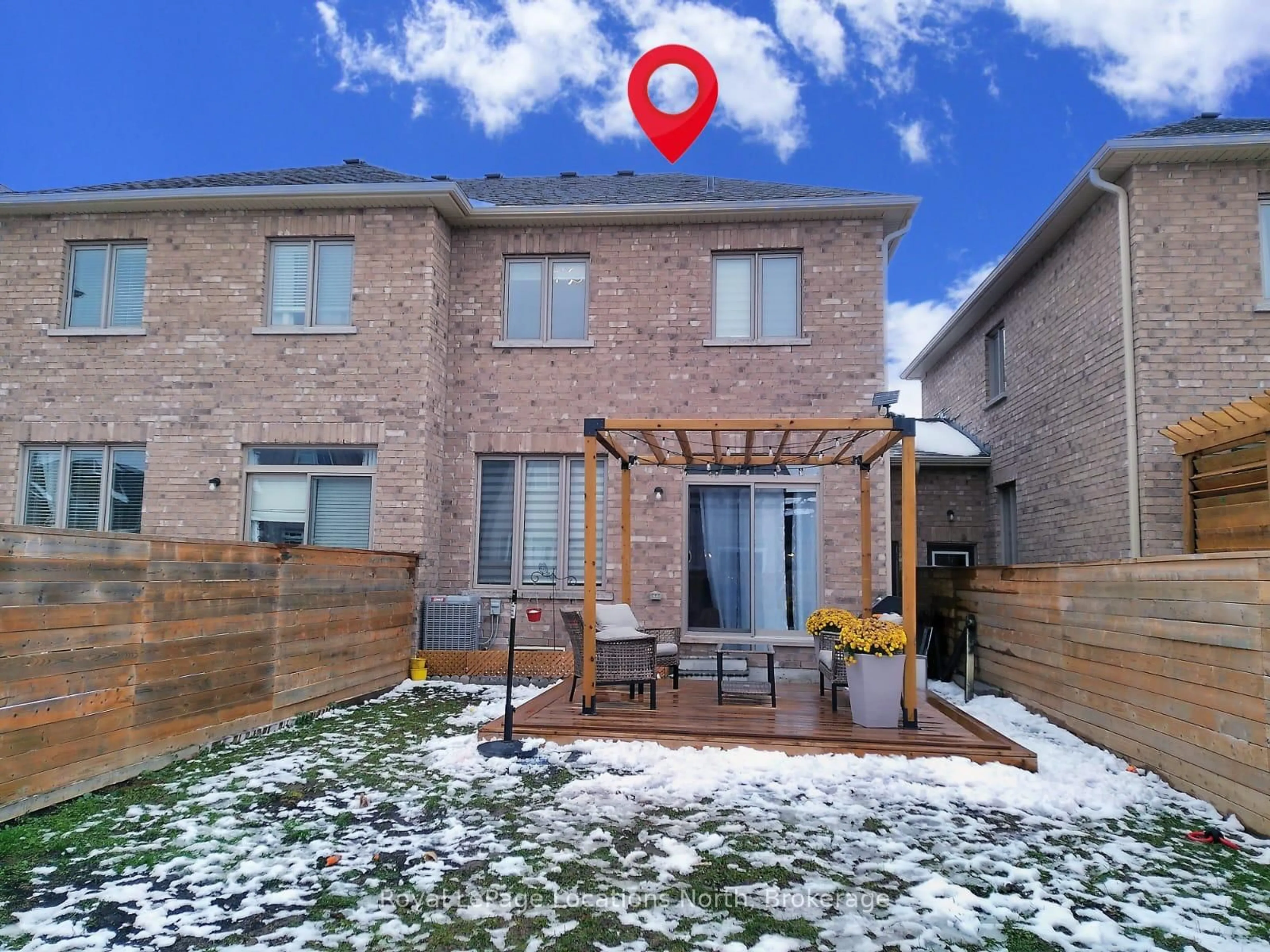 A pic from outside/outdoor area/front of a property/back of a property/a pic from drone, street for 6 Barfoot St, Collingwood Ontario L9Y 3Y7
