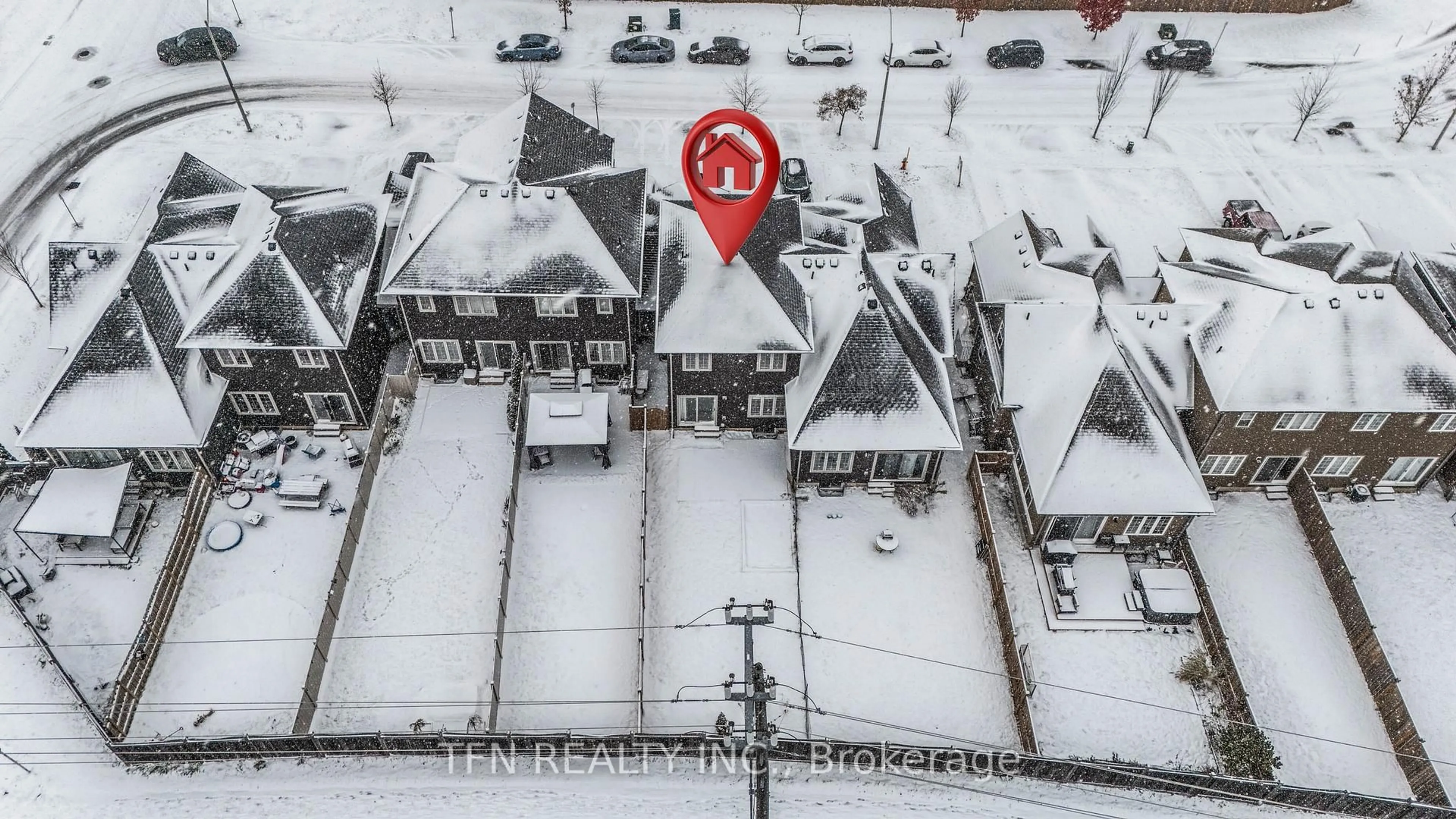 A pic from outside/outdoor area/front of a property/back of a property/a pic from drone, building for 9 Isabella Dr, Orillia Ontario L3V 0E2
