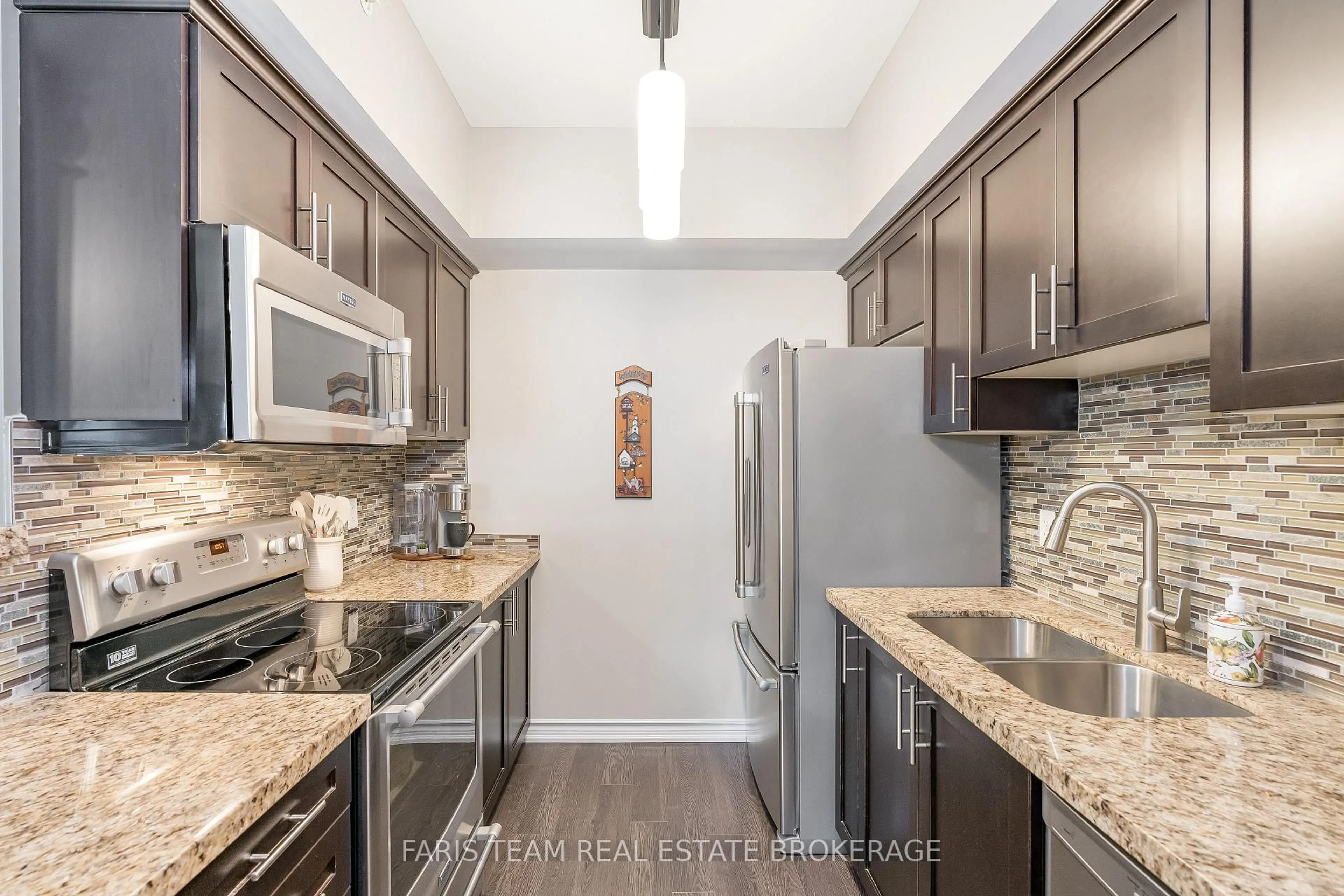 Standard kitchen, unknown for 40 Ferndale Dr #210, Barrie Ontario L4N 2L3