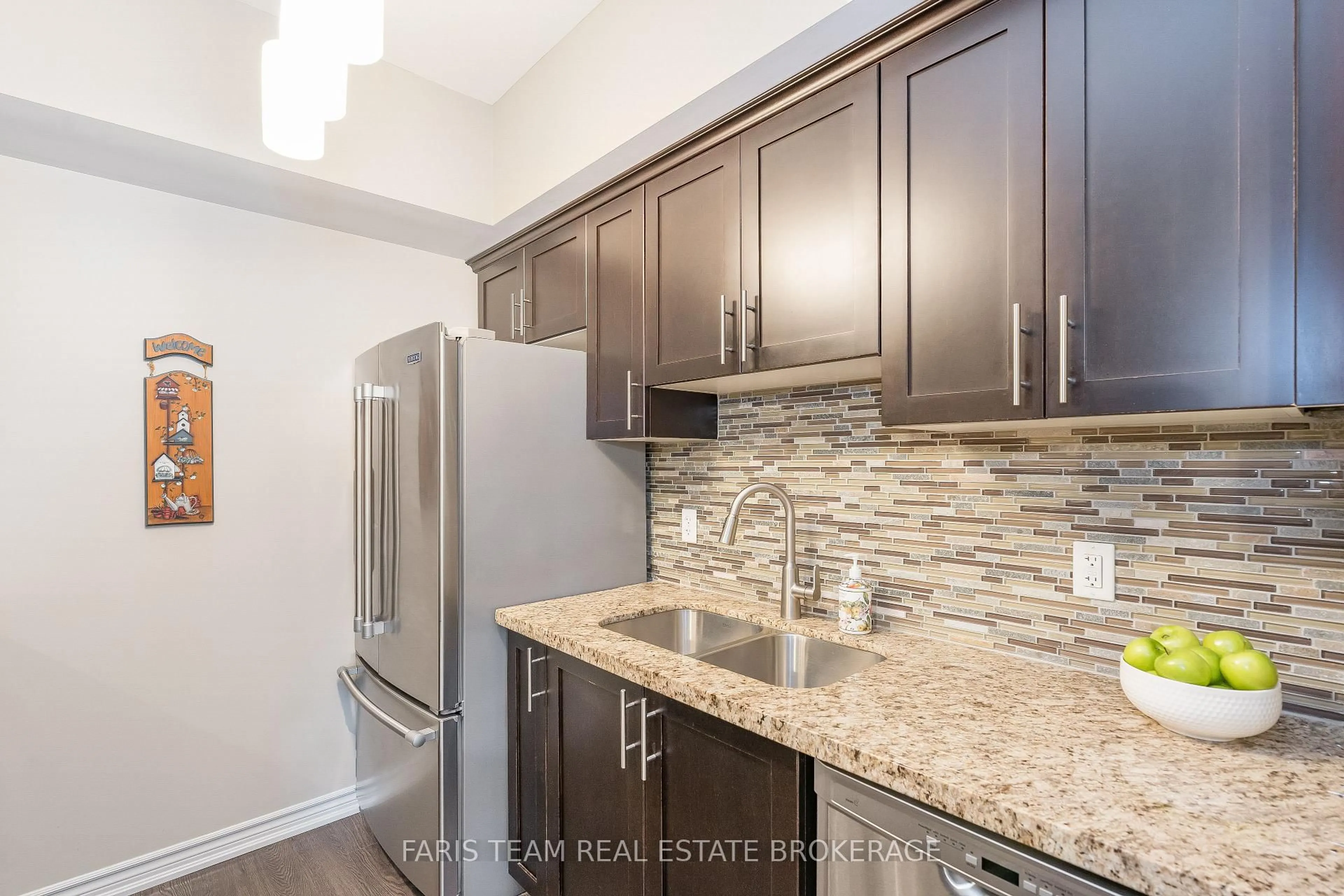 Unknown for 40 Ferndale Dr #210, Barrie Ontario L4N 2L3