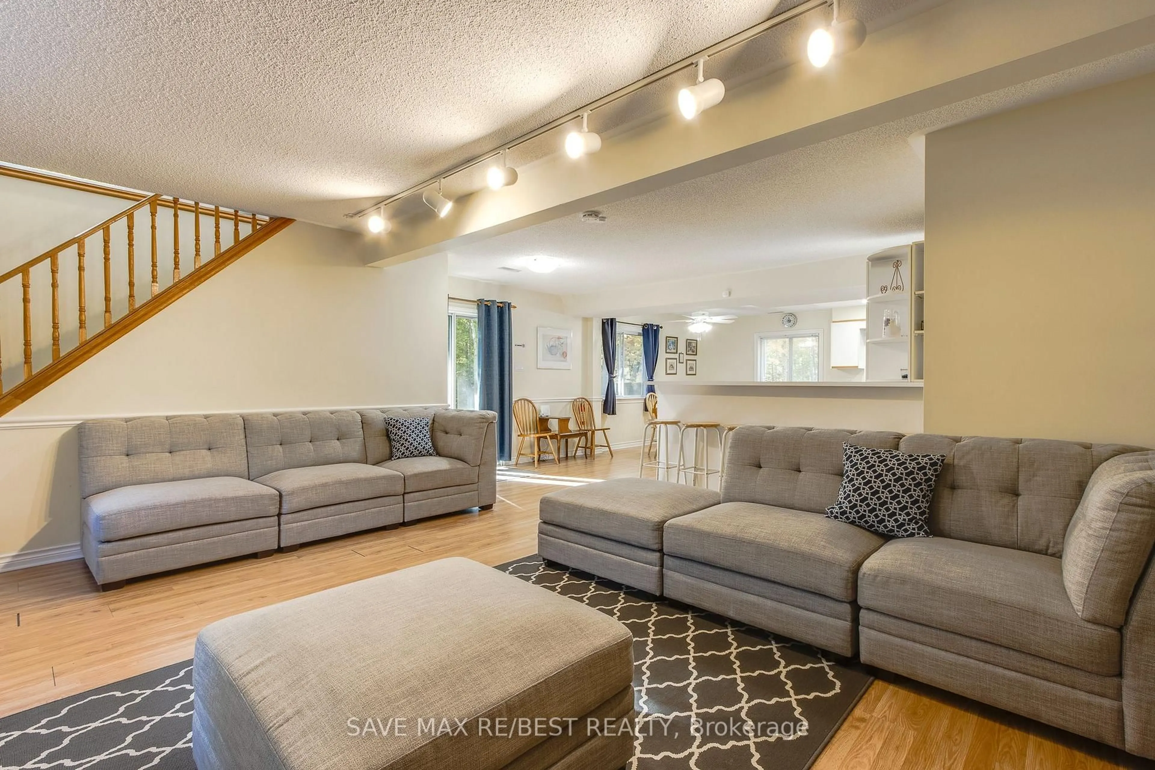 Living room with furniture, unknown for 910 Concession Rd 17, Penetanguishene Ontario L9M 1R3