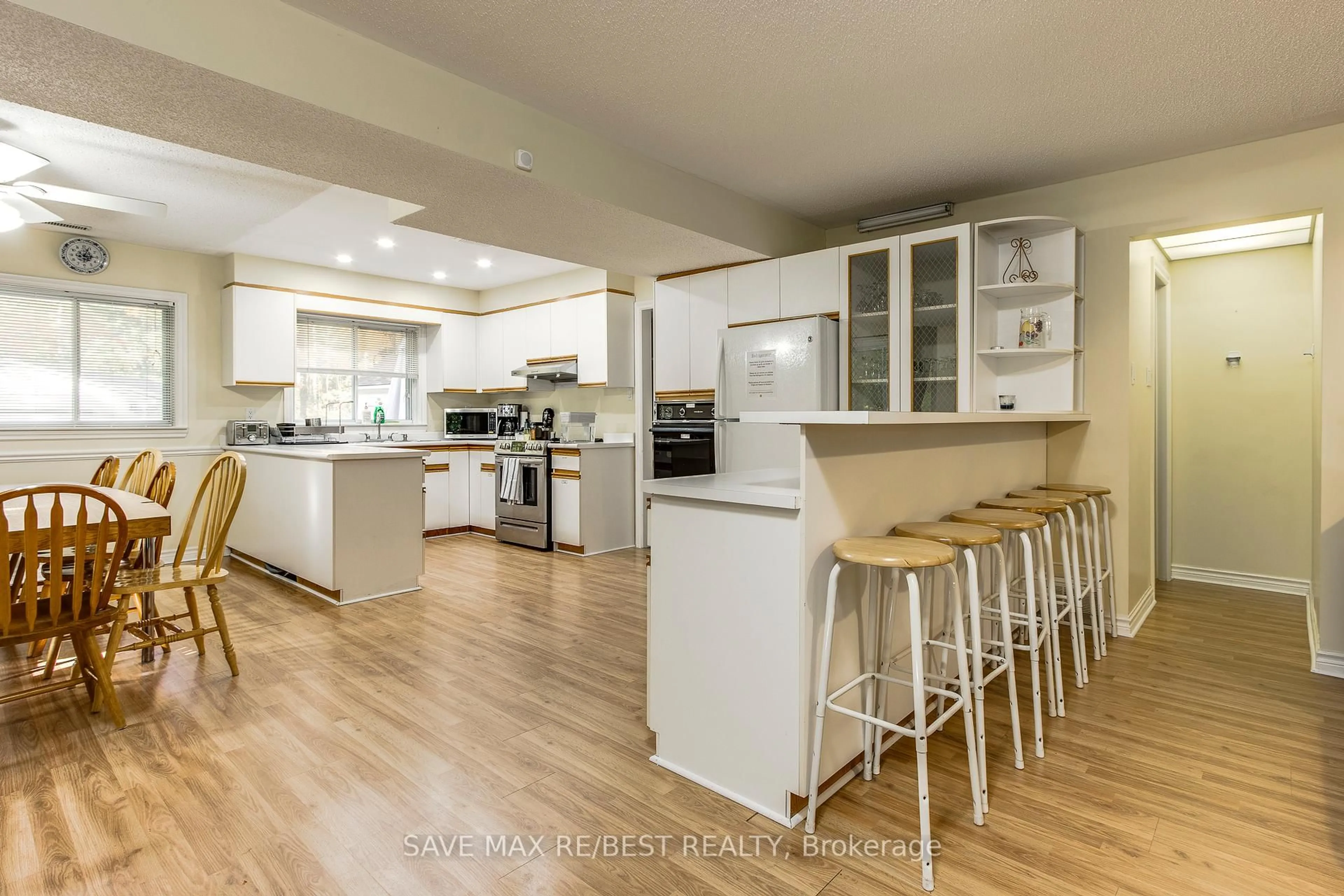 Open concept kitchen, unknown for 910 Concession Rd 17, Penetanguishene Ontario L9M 1R3