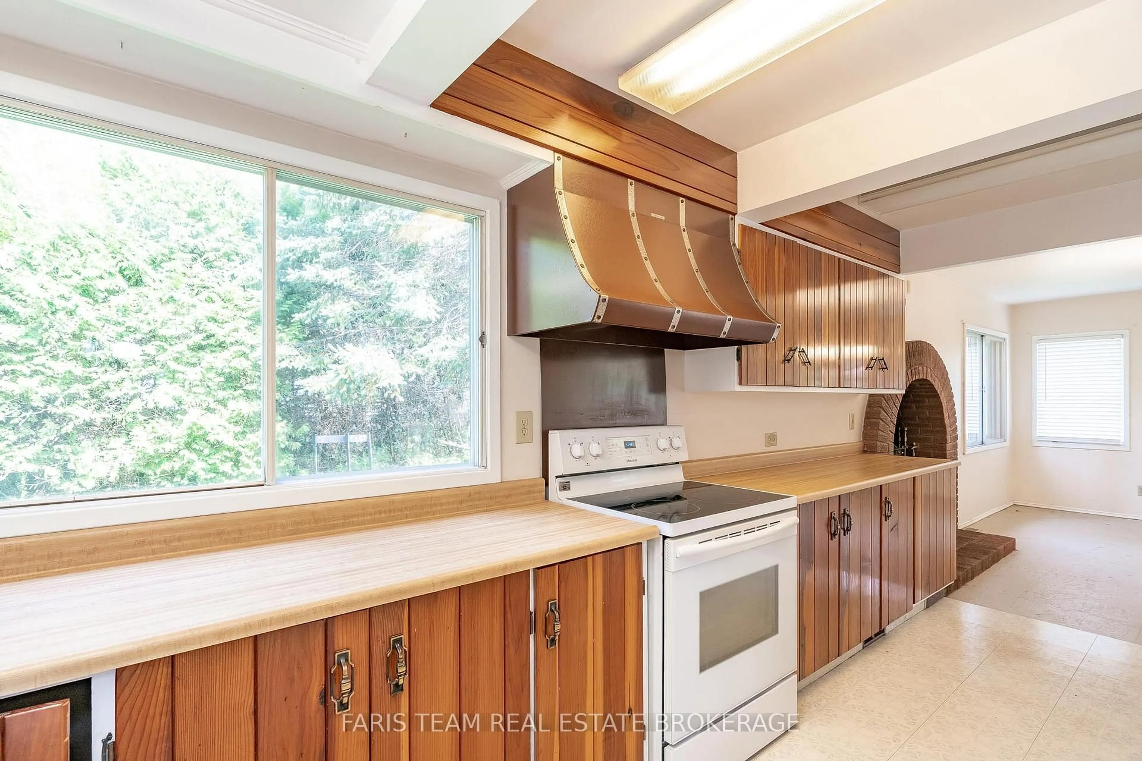 Standard kitchen, unknown for 54 Hearthstone Dr, Tay Ontario L0K 2C0