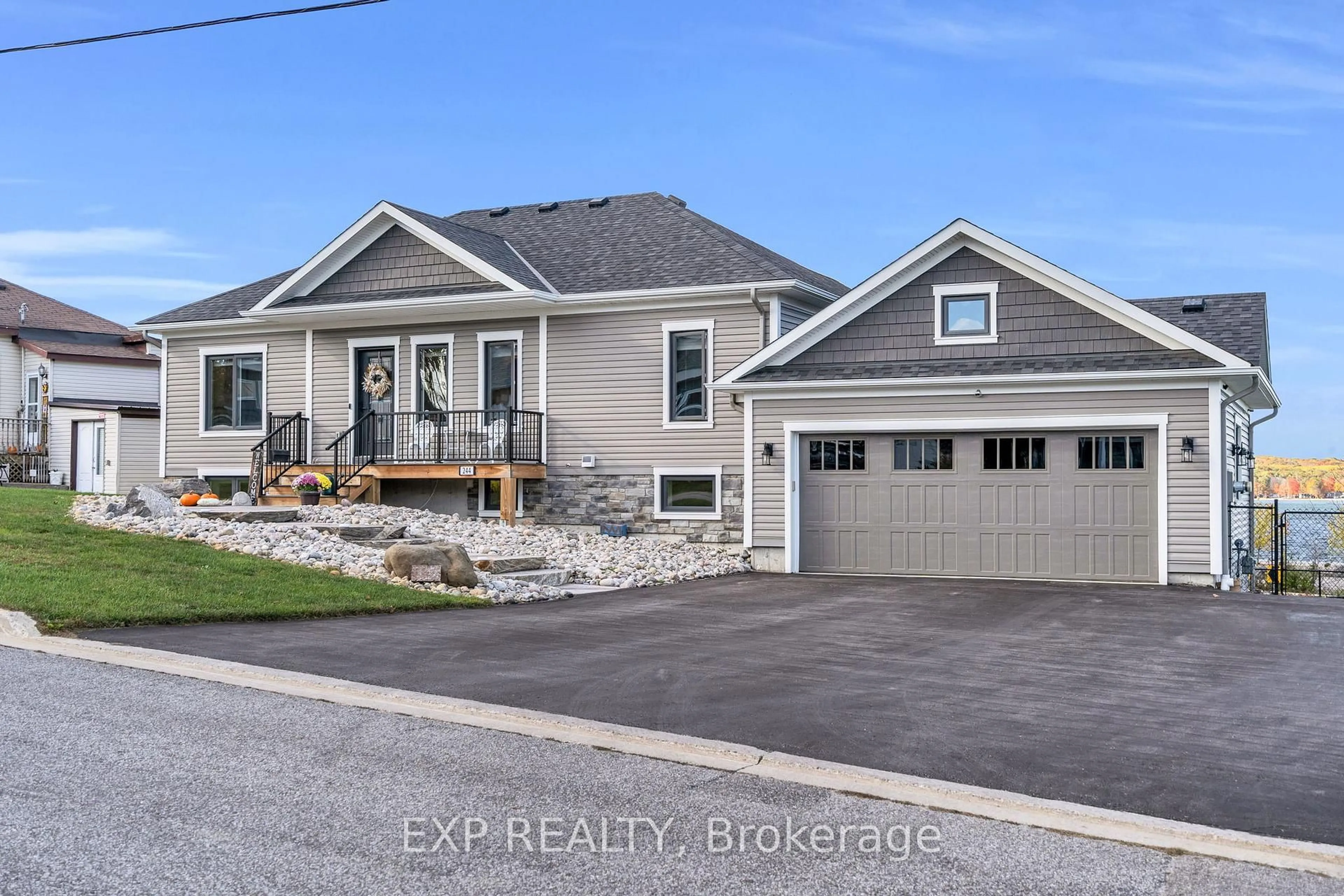 Home with vinyl exterior material, street for 244 Frank St, Midland Ontario L4R 1H4