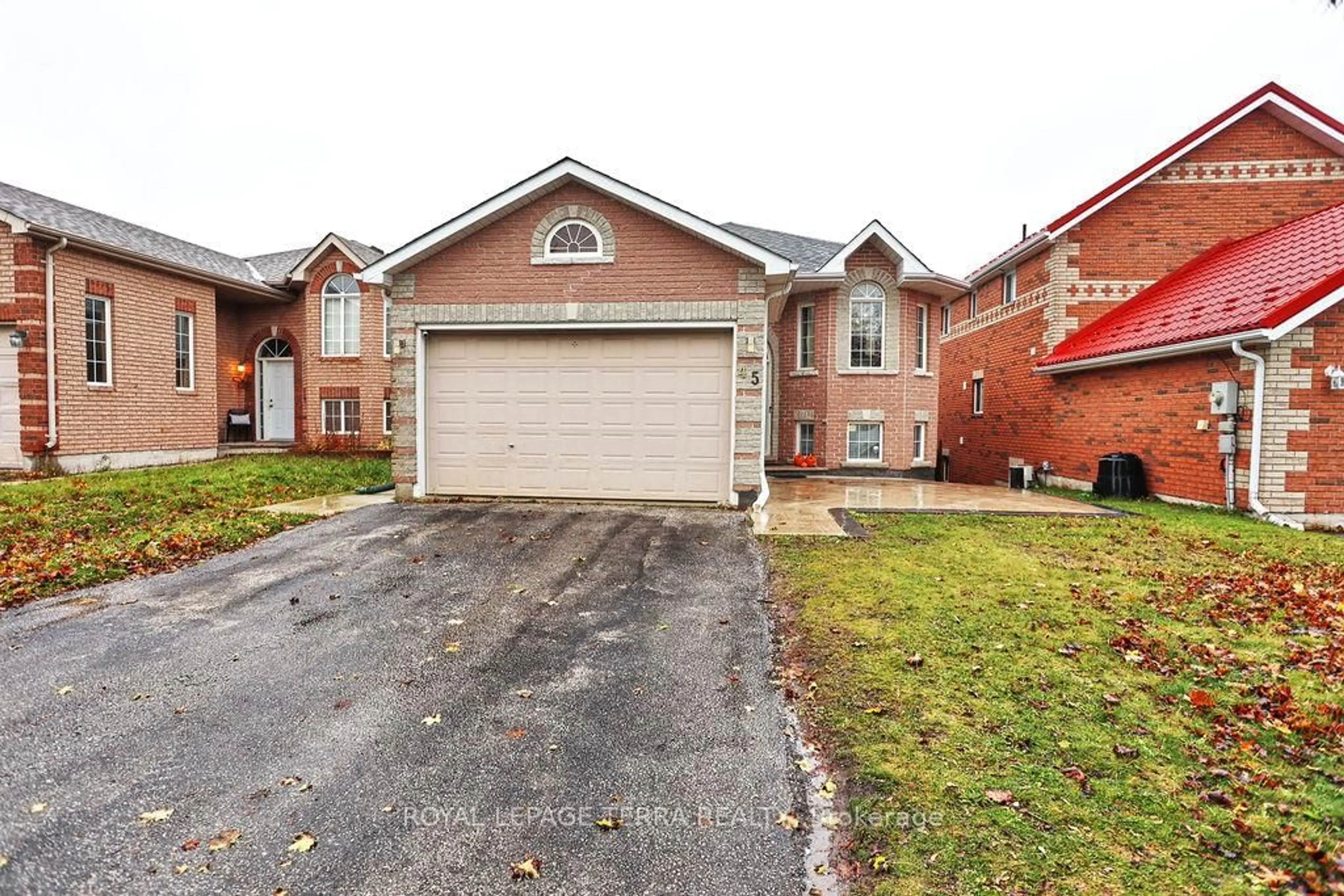 Home with brick exterior material, street for 45 Peregrine Rd, Barrie Ontario L4M 6R1