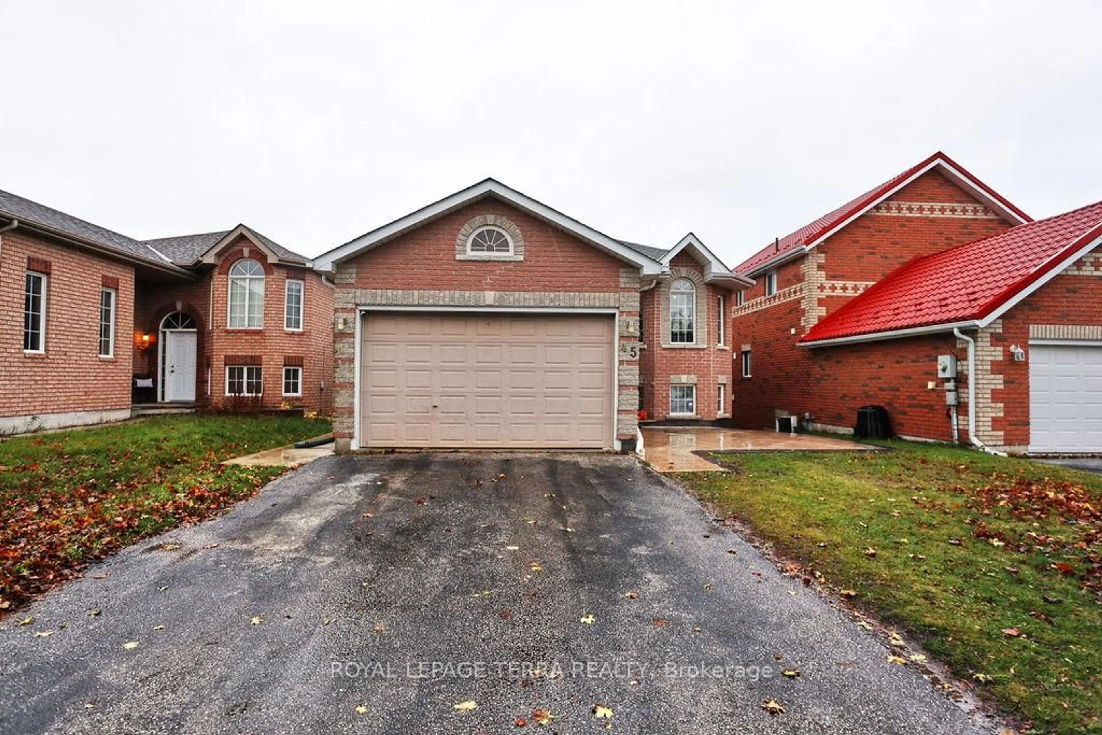 Home with brick exterior material, street for 45 Peregrine Rd, Barrie Ontario L4M 6R1