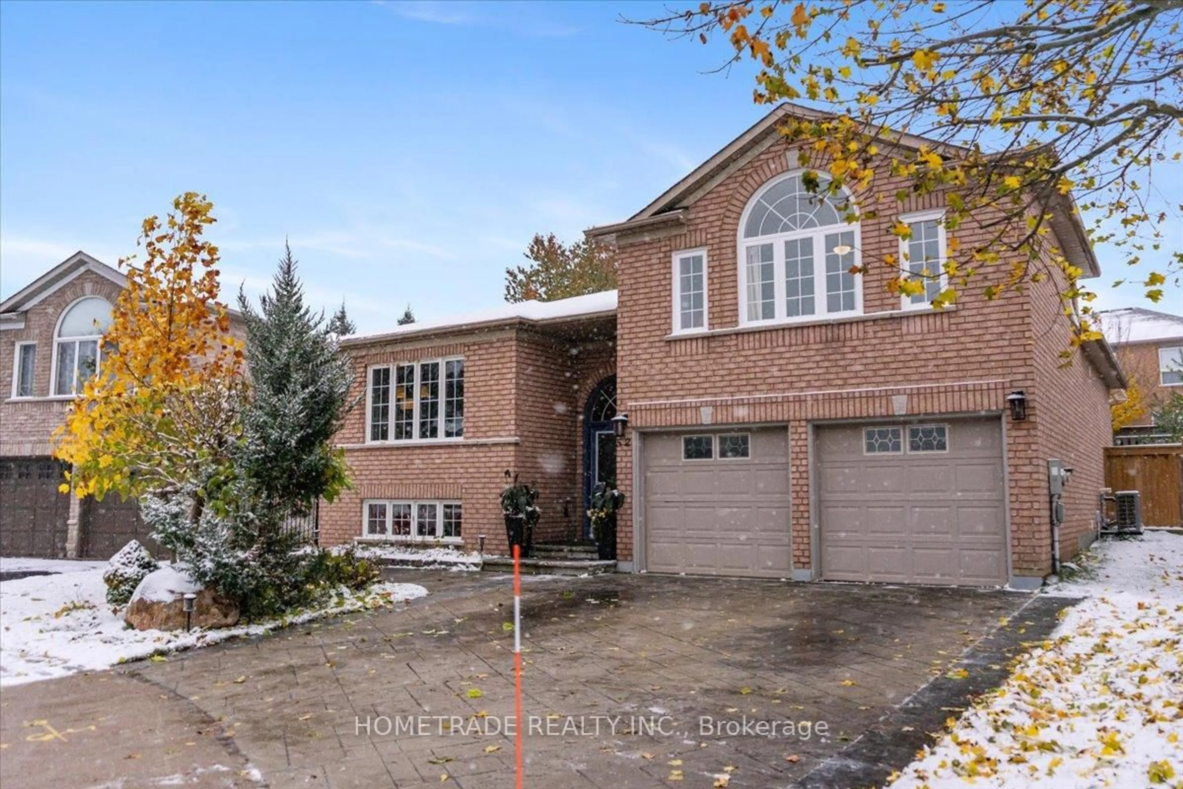 Home with brick exterior material, street for 52 Bloxham Pl, Barrie Ontario L4N 9K2