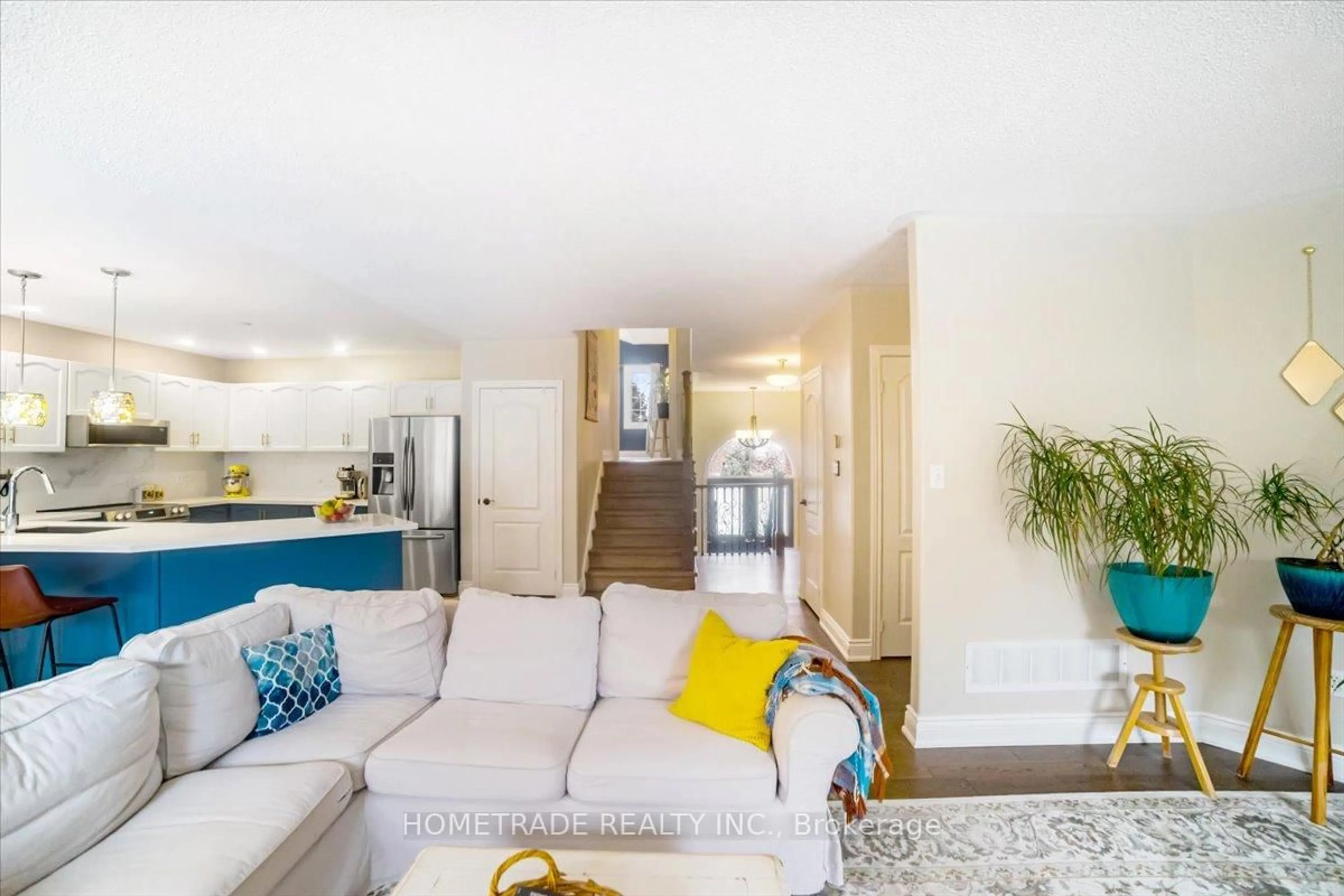 Living room with furniture, unknown for 52 Bloxham Pl, Barrie Ontario L4N 9K2