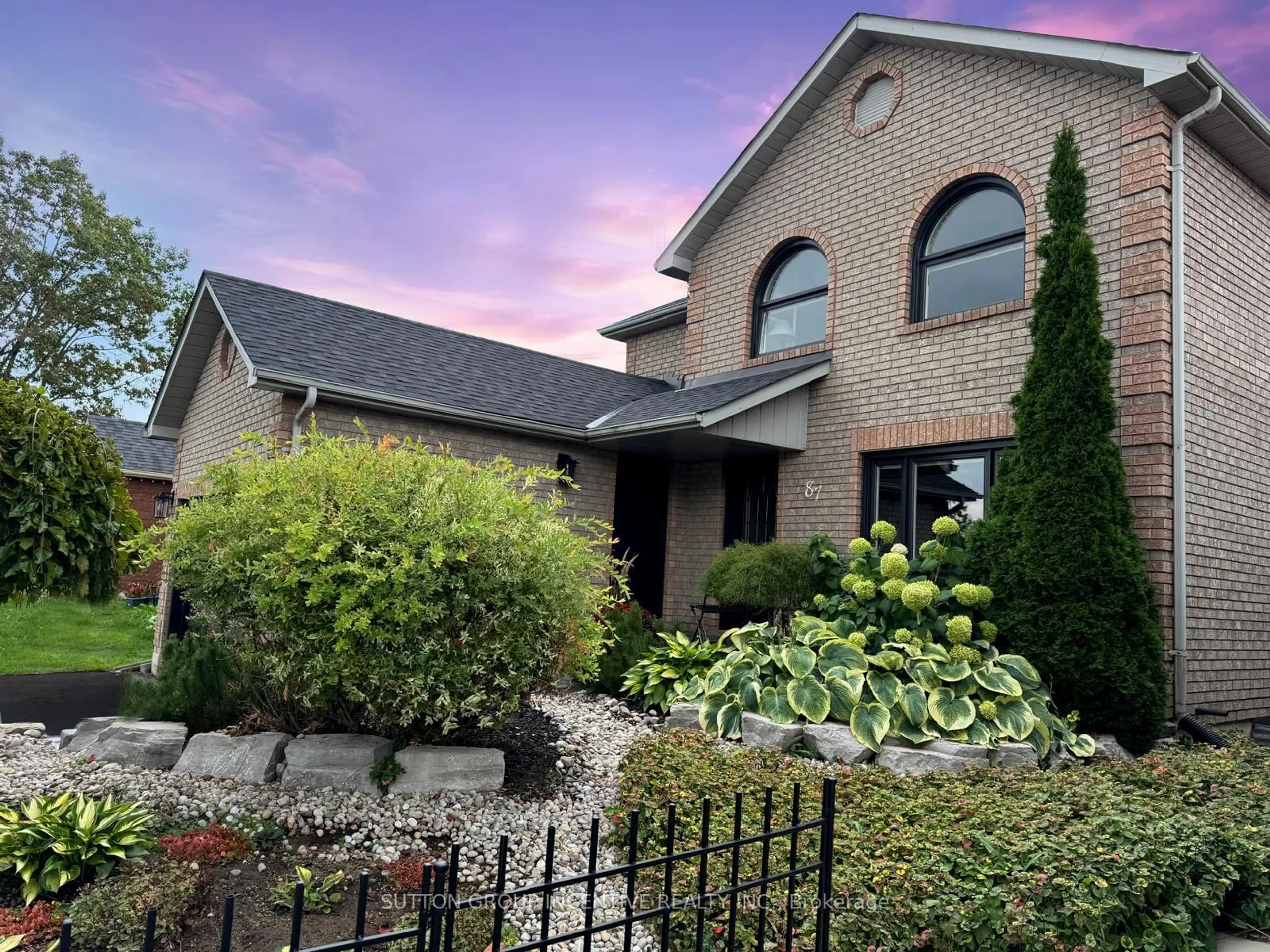 Home with brick exterior material, unknown for 87 Irwin Dr, Barrie Ontario L4N 7A9