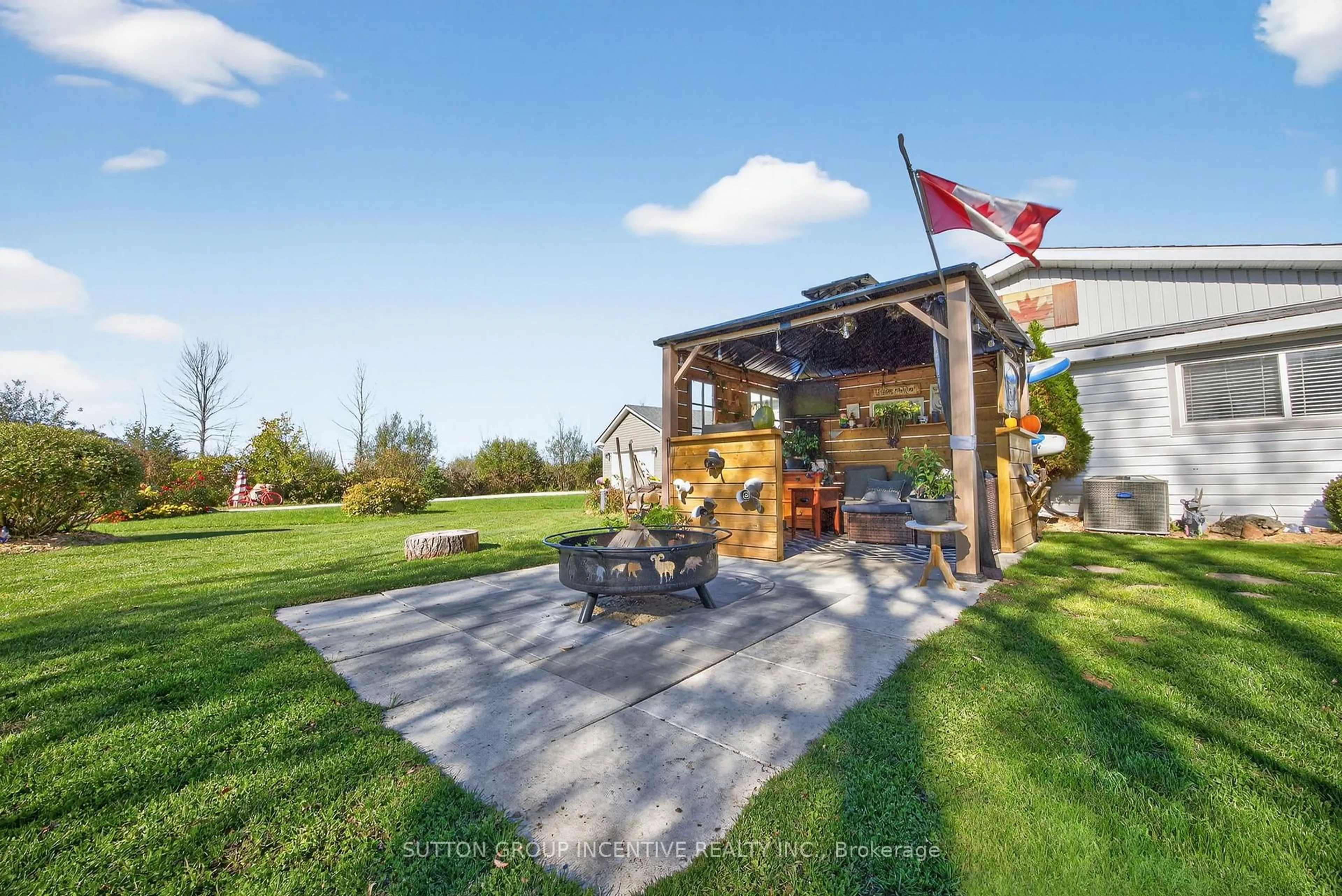 Patio, unknown for 15 Playfair Dr, Tay Ontario L0K 2C0