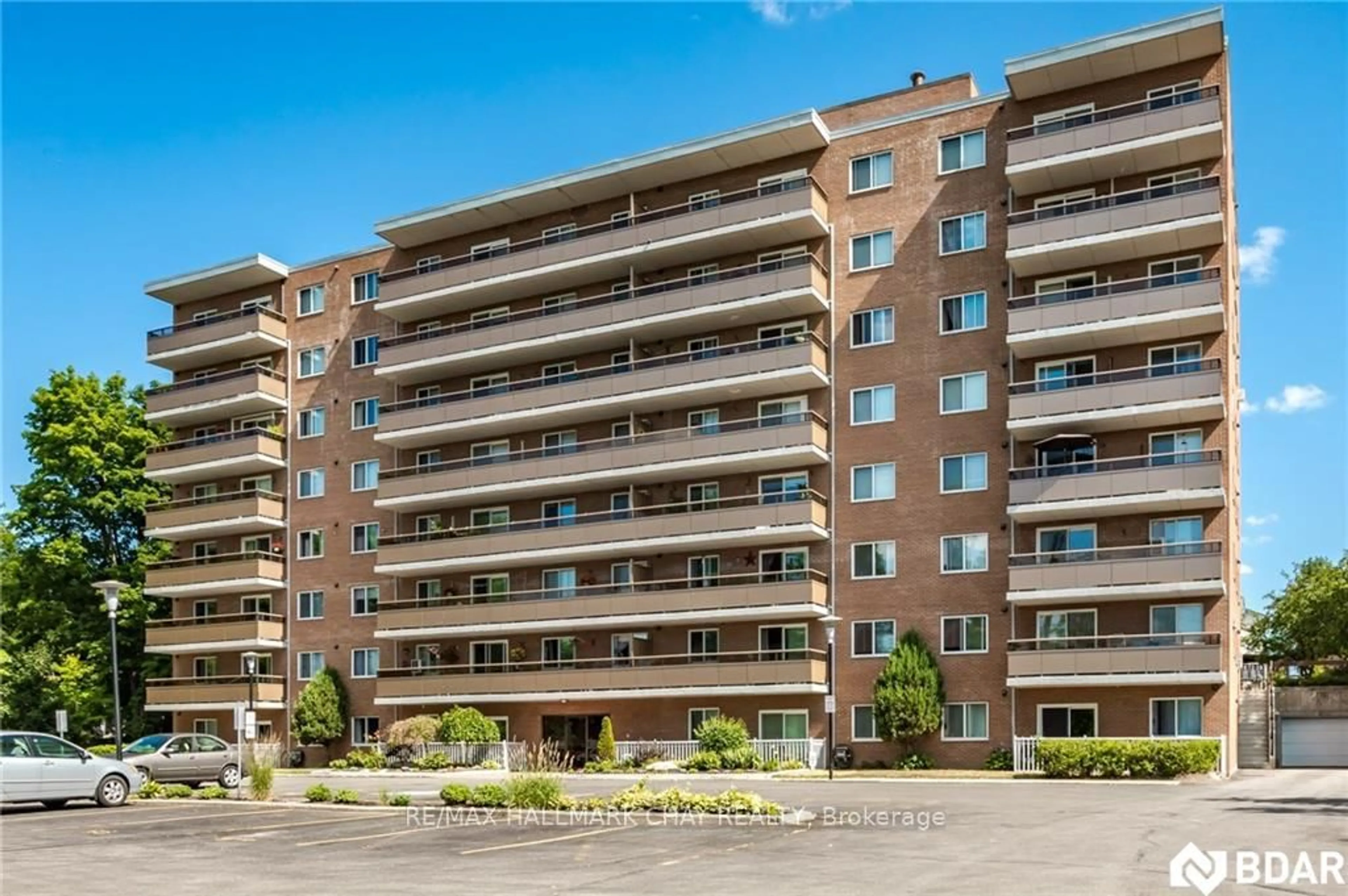 Patio, building for 414 Blake St #706, Barrie Ontario L4M 5J7