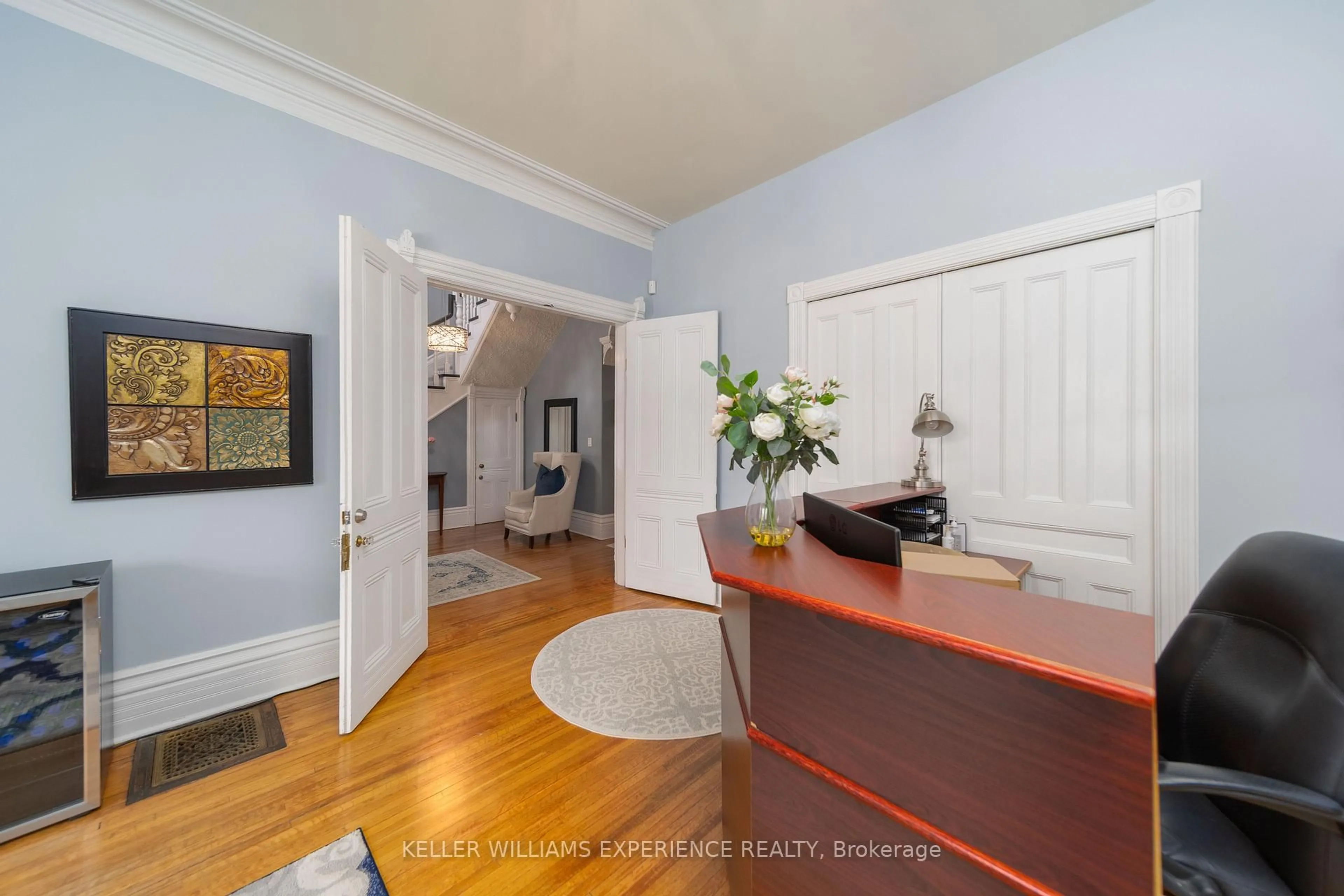 Unknown for 72 High St, Barrie Ontario L4N 1W4