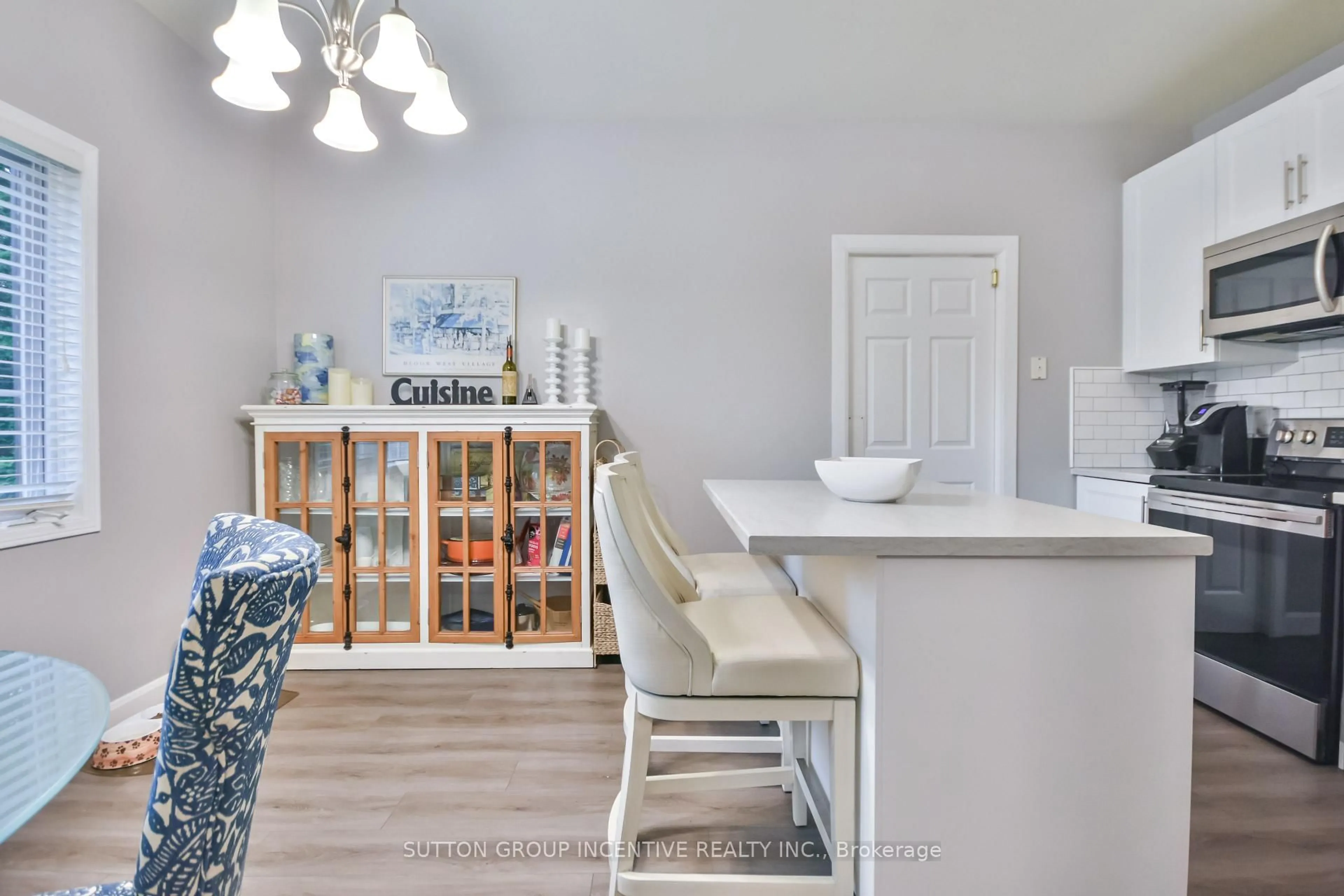 Open concept kitchen, unknown for 30 Bruce Cres, Barrie Ontario L4N 8T8