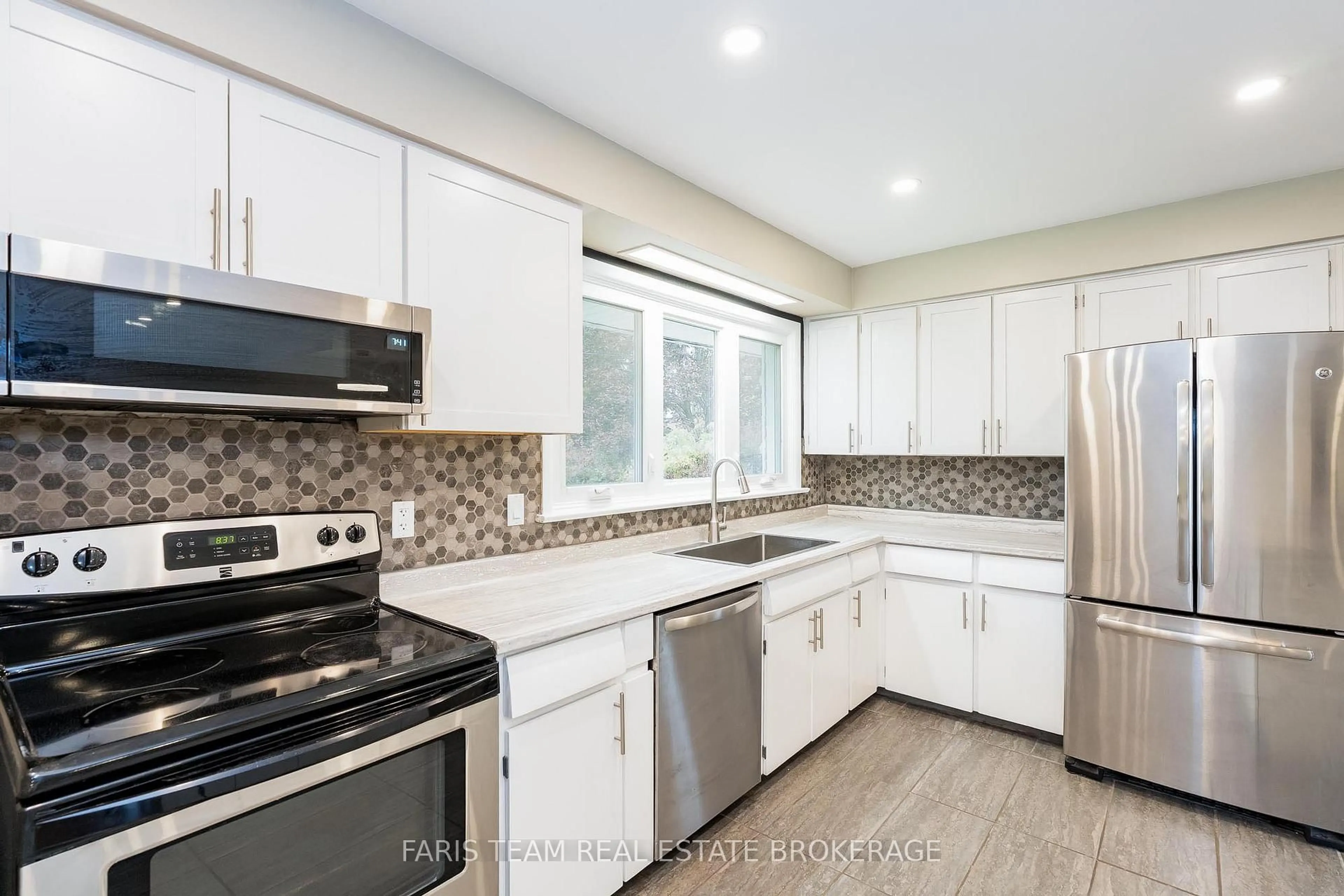 Unknown for 128 Rose St, Barrie Ontario L4M 2T7