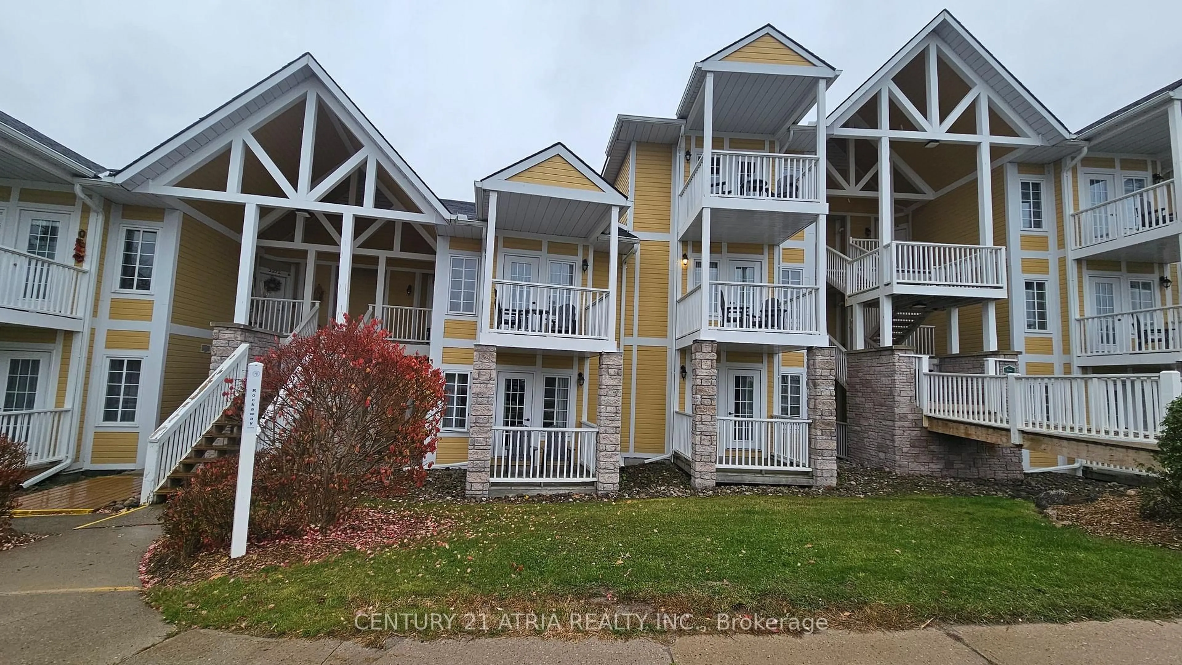 Patio, water/lake/river/ocean view for 90 Highland Dr #2074/75, Oro-Medonte Ontario L0L 2L0