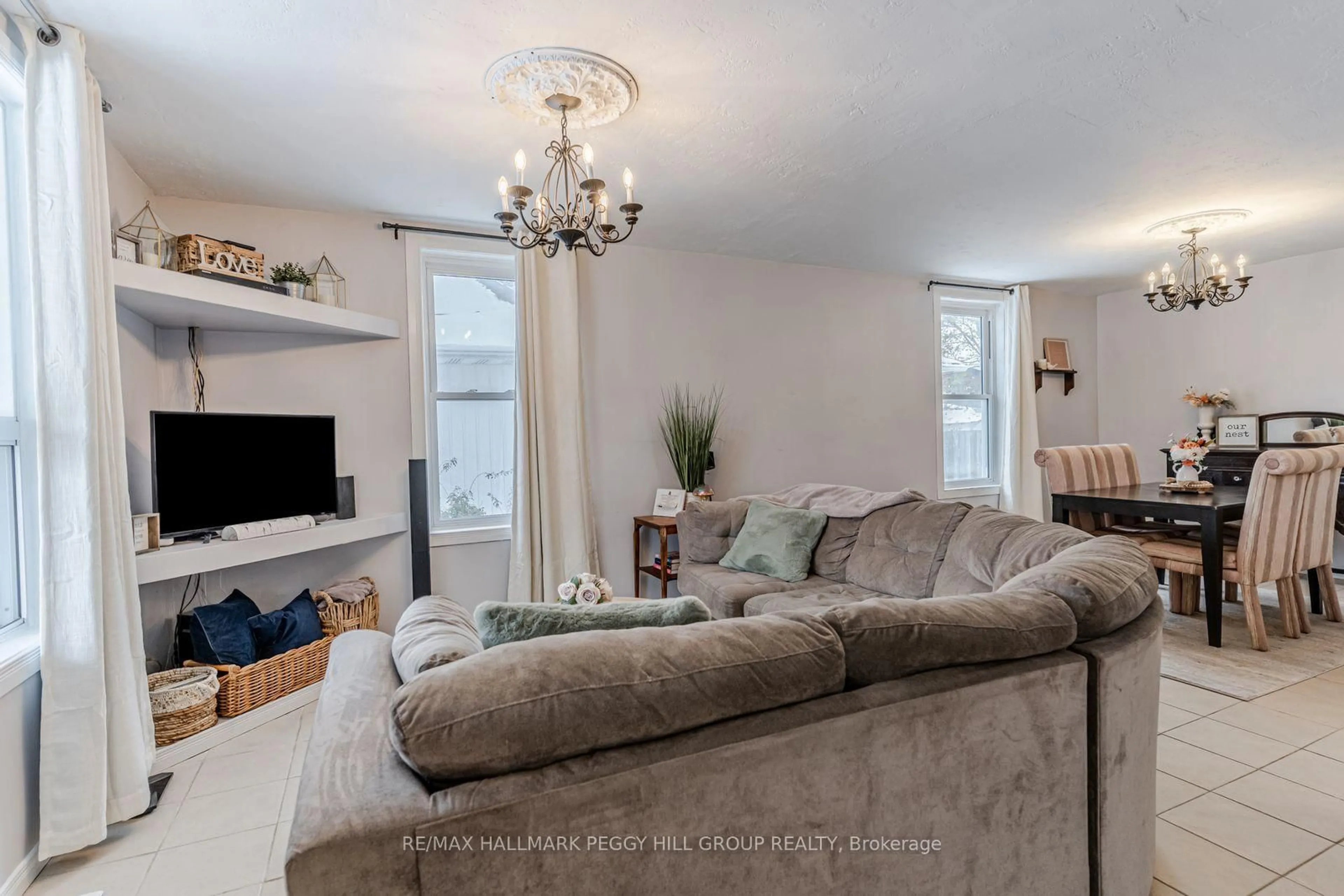 Living room with furniture, unknown for 408 Regent St, Orillia Ontario L3V 4C9