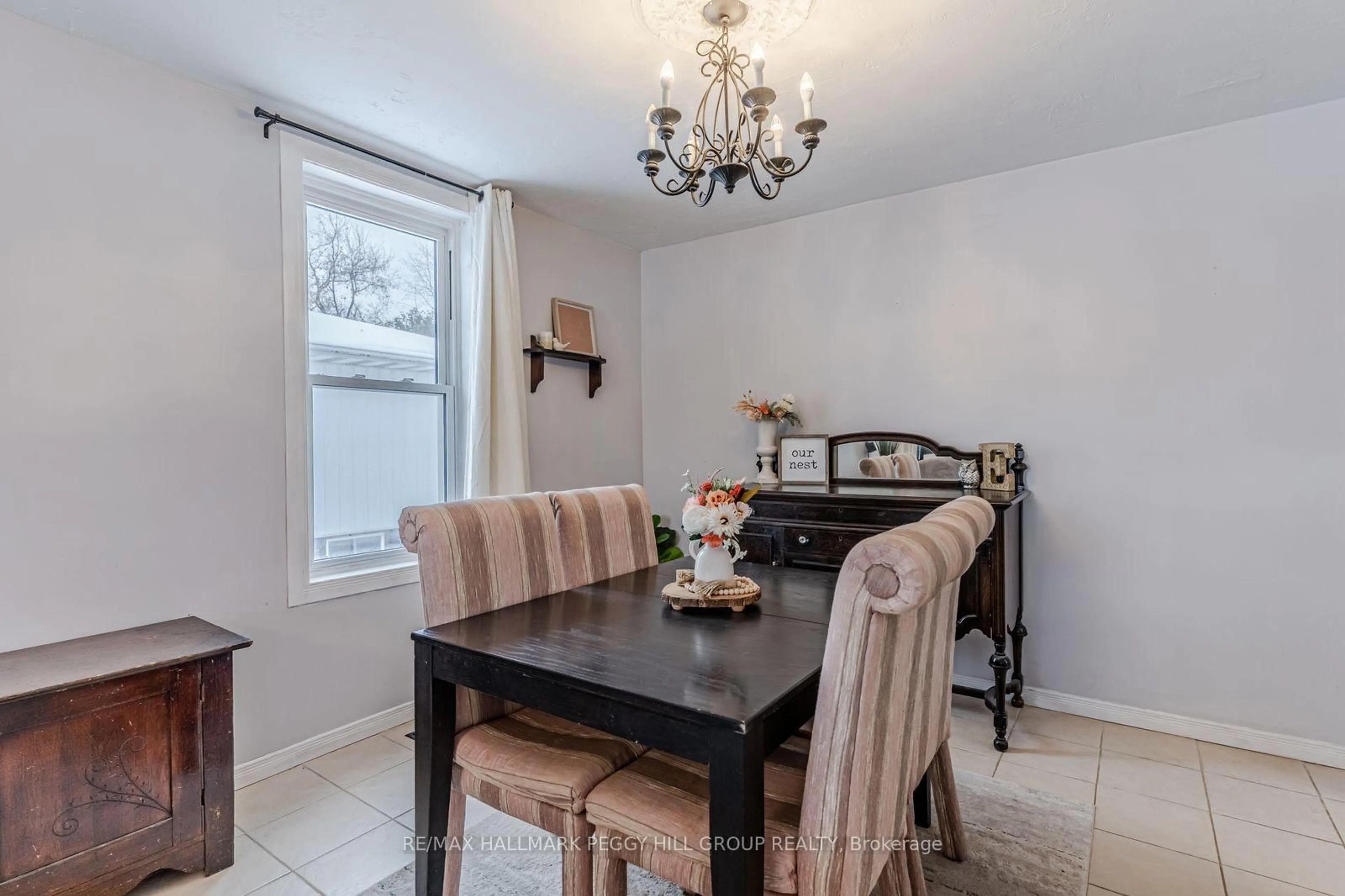 Dining room, unknown for 408 Regent St, Orillia Ontario L3V 4C9