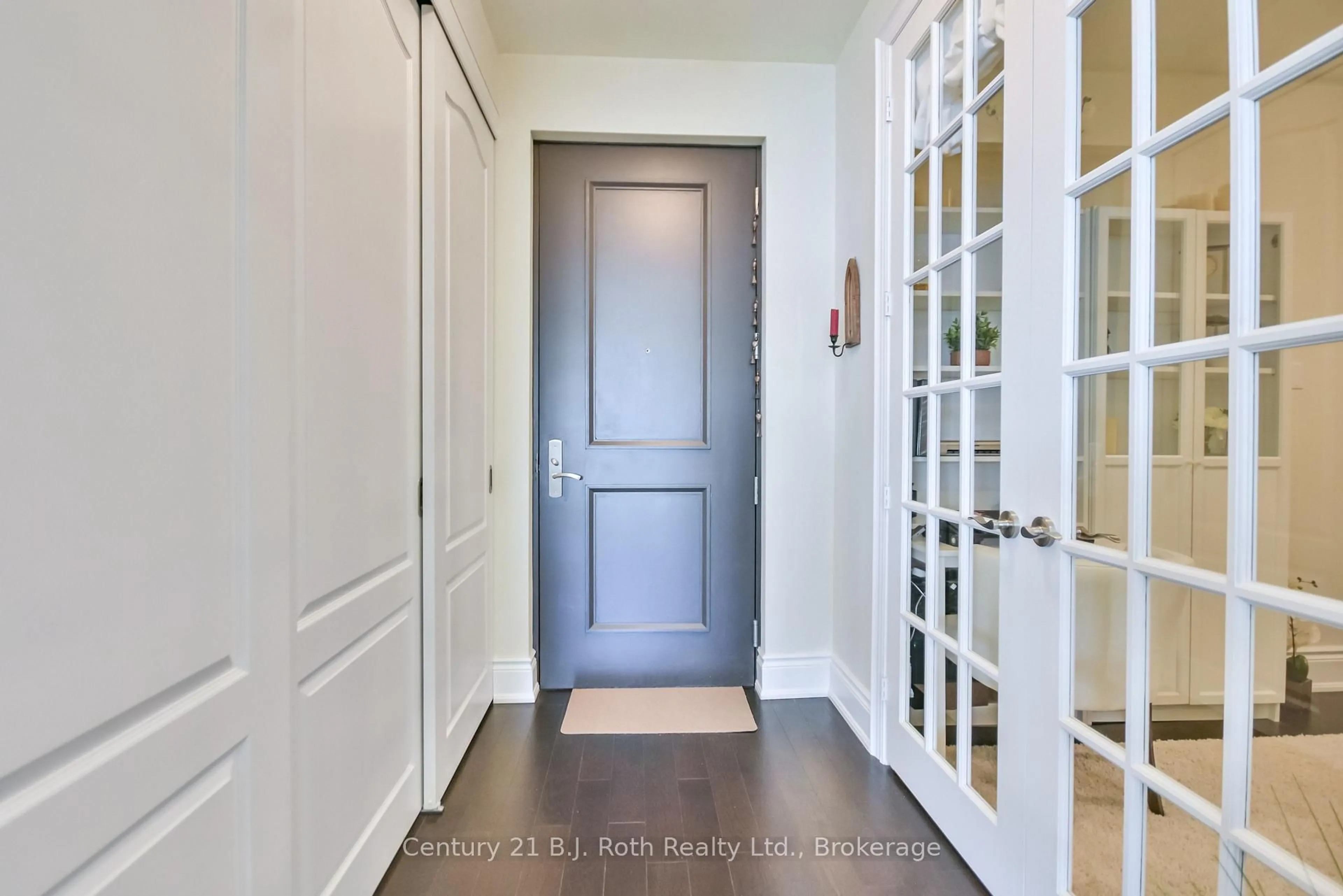 Indoor entryway for 90 Orchard Point Rd #LS04, Orillia Ontario L3V 8K4