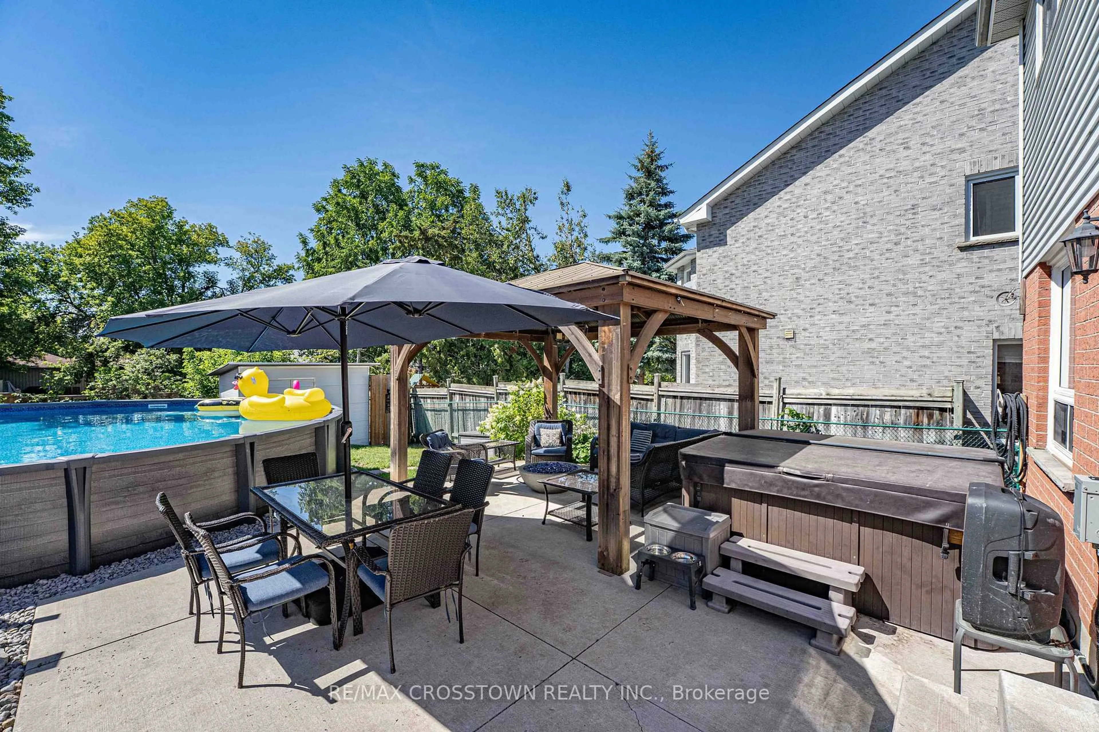 Patio, unknown for 10 Carter Rd, Barrie Ontario L4N 7L1