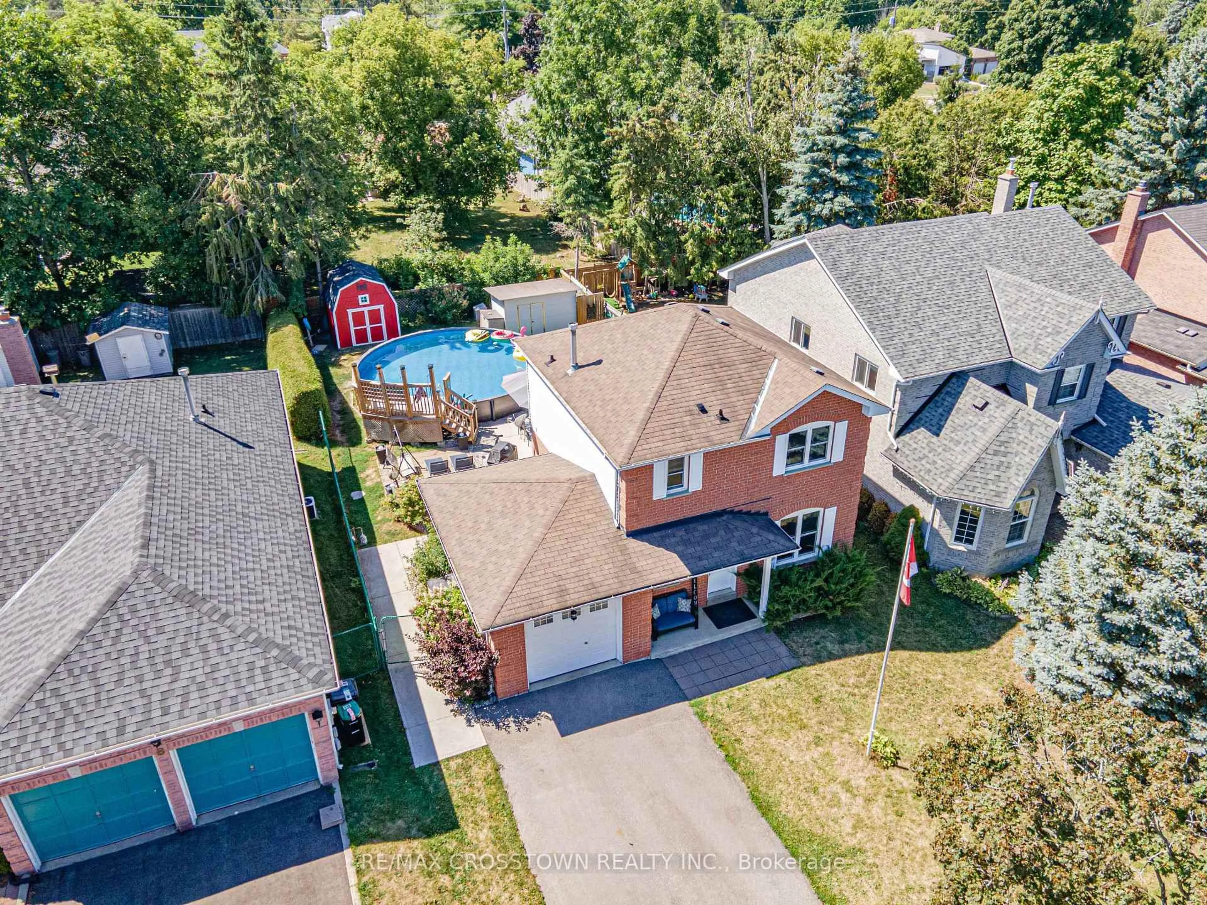 A pic from outside/outdoor area/front of a property/back of a property/a pic from drone, street for 10 Carter Rd, Barrie Ontario L4N 7L1