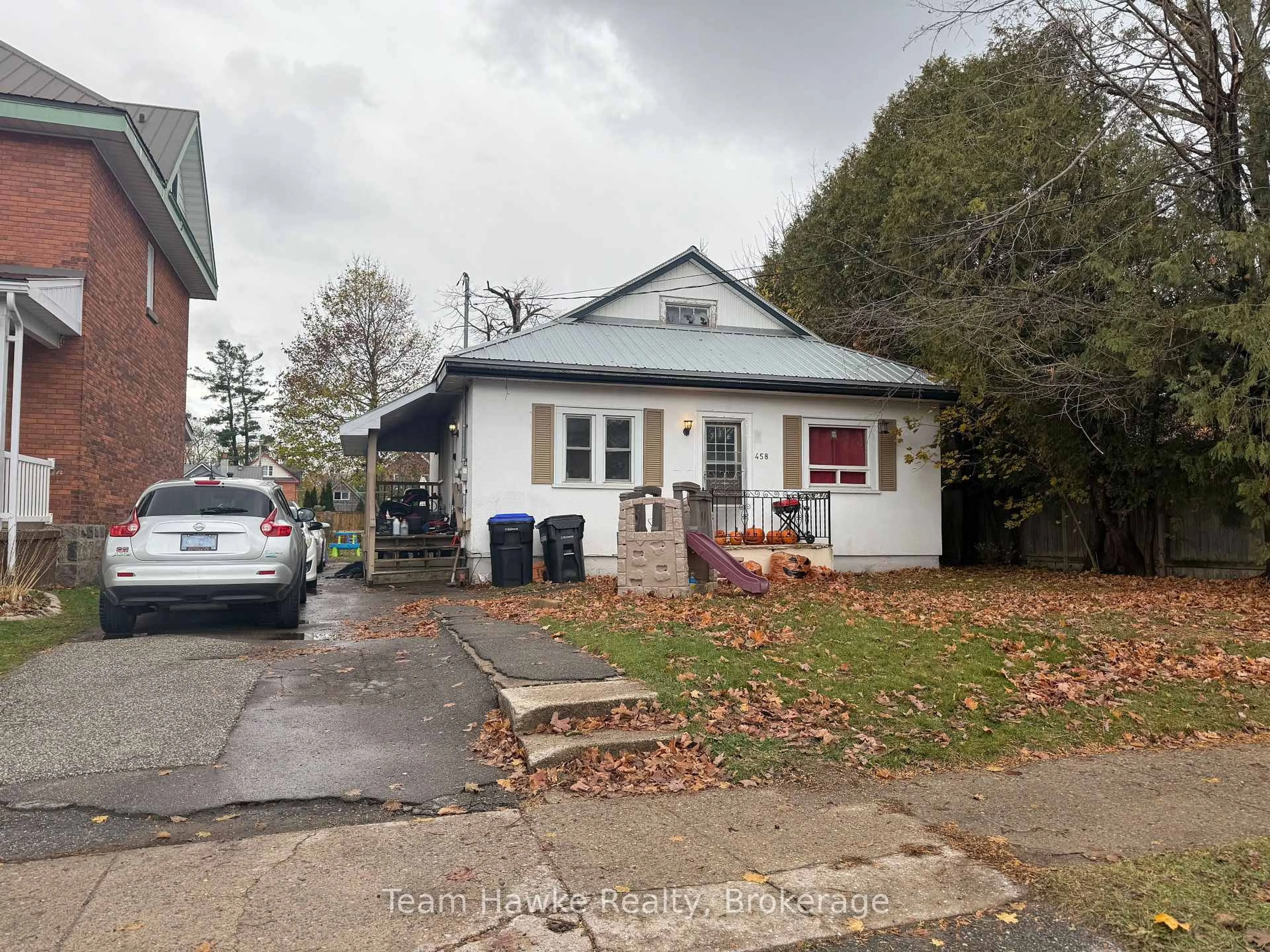 Unknown for 458 Russell St, Midland Ontario L4R 3B3