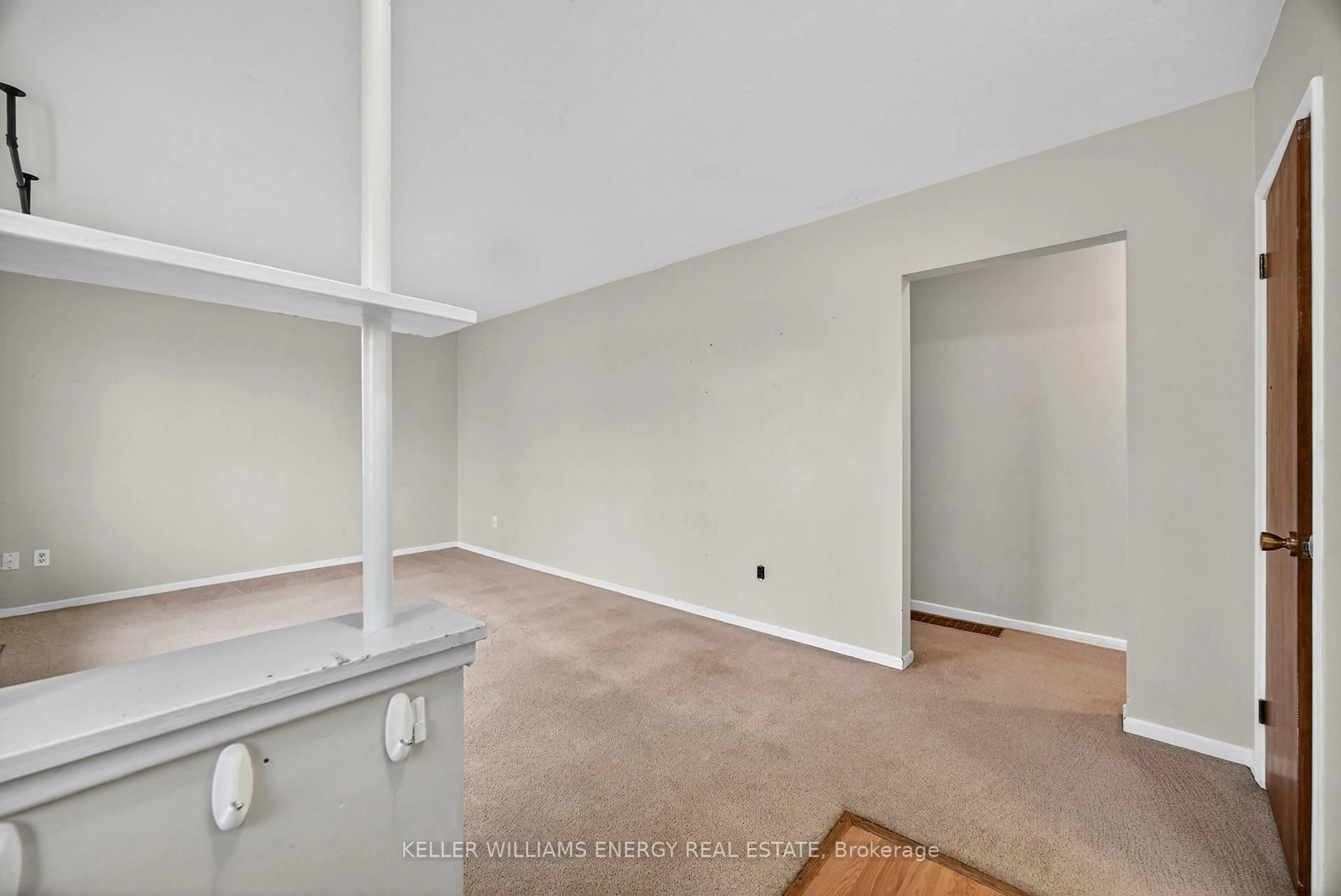 A pic of a room for 76 Rose St, Barrie Ontario L4M 2T2