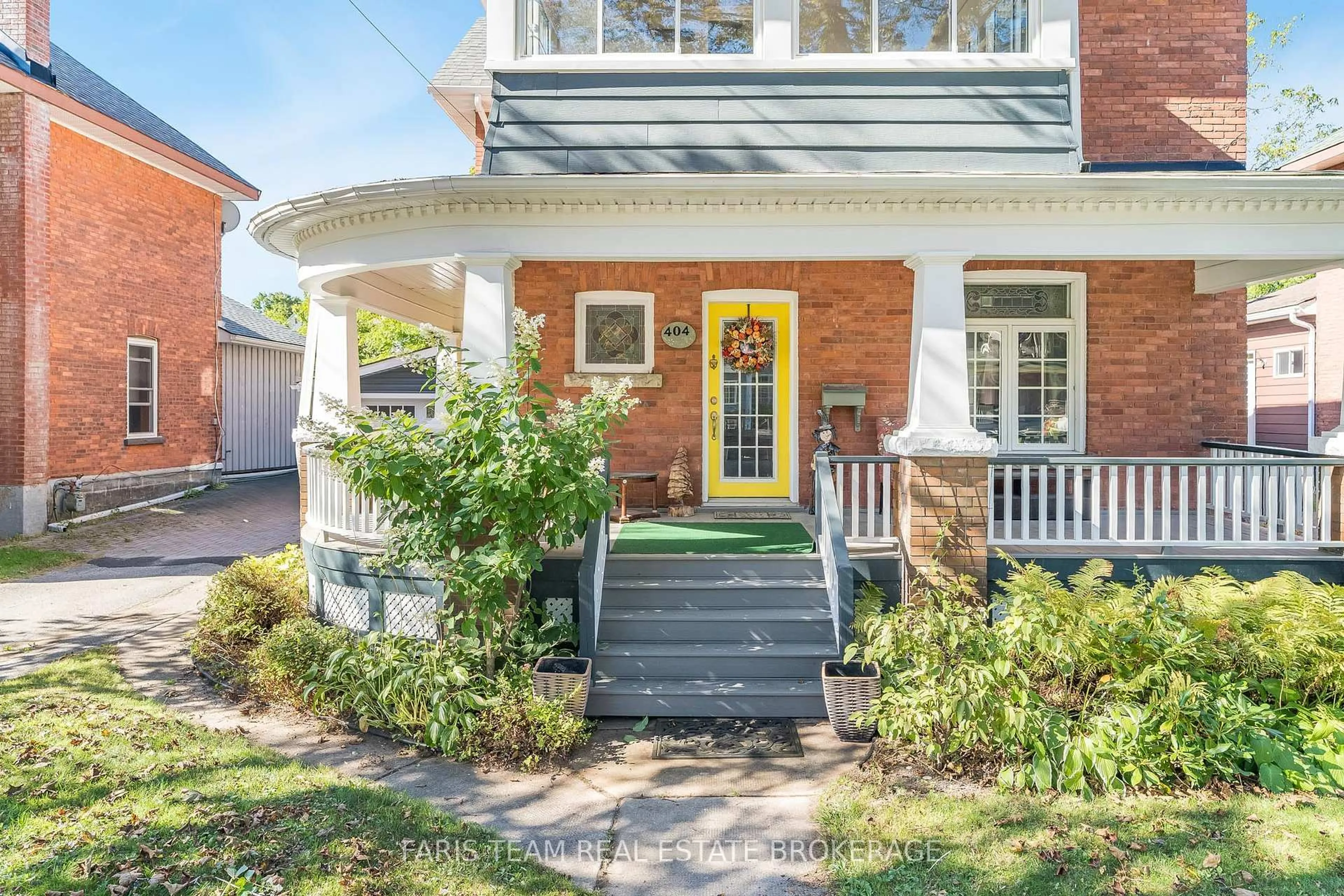 Home with brick exterior material, street for 404 Manly St, Midland Ontario L4R 3E3