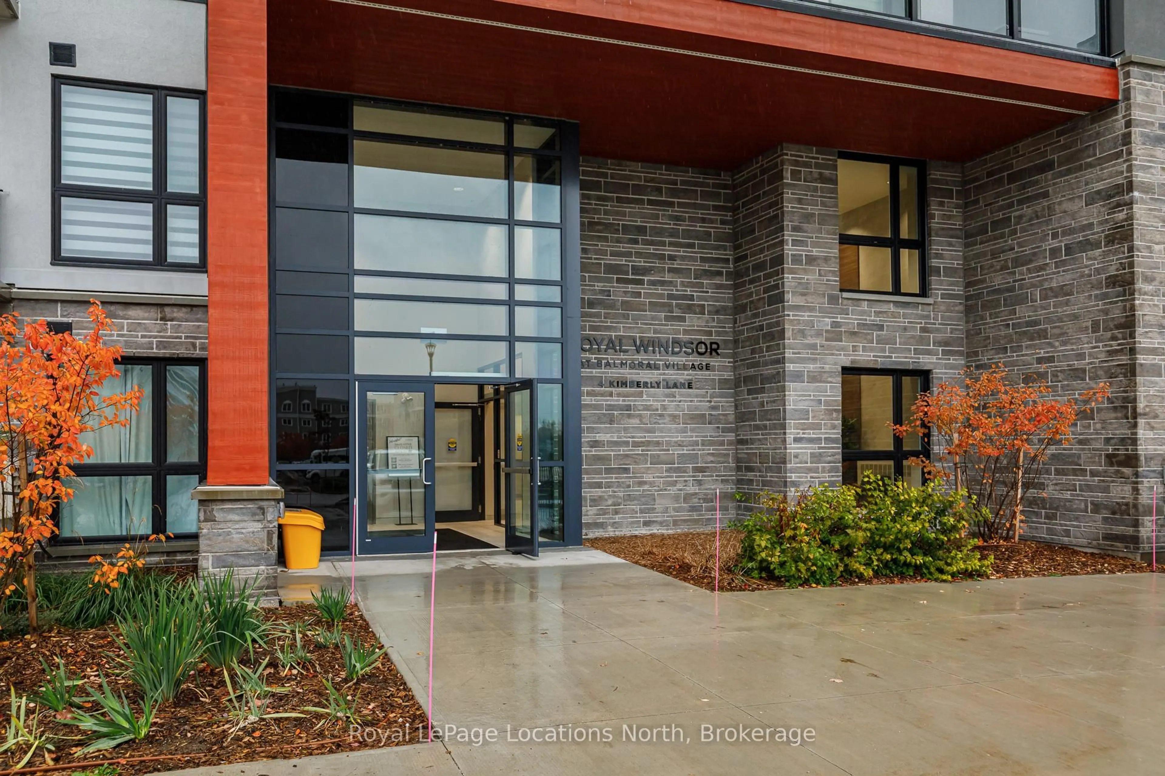 Indoor foyer for 4 Kimberly Lane #509, Collingwood Ontario L9Y 5B4