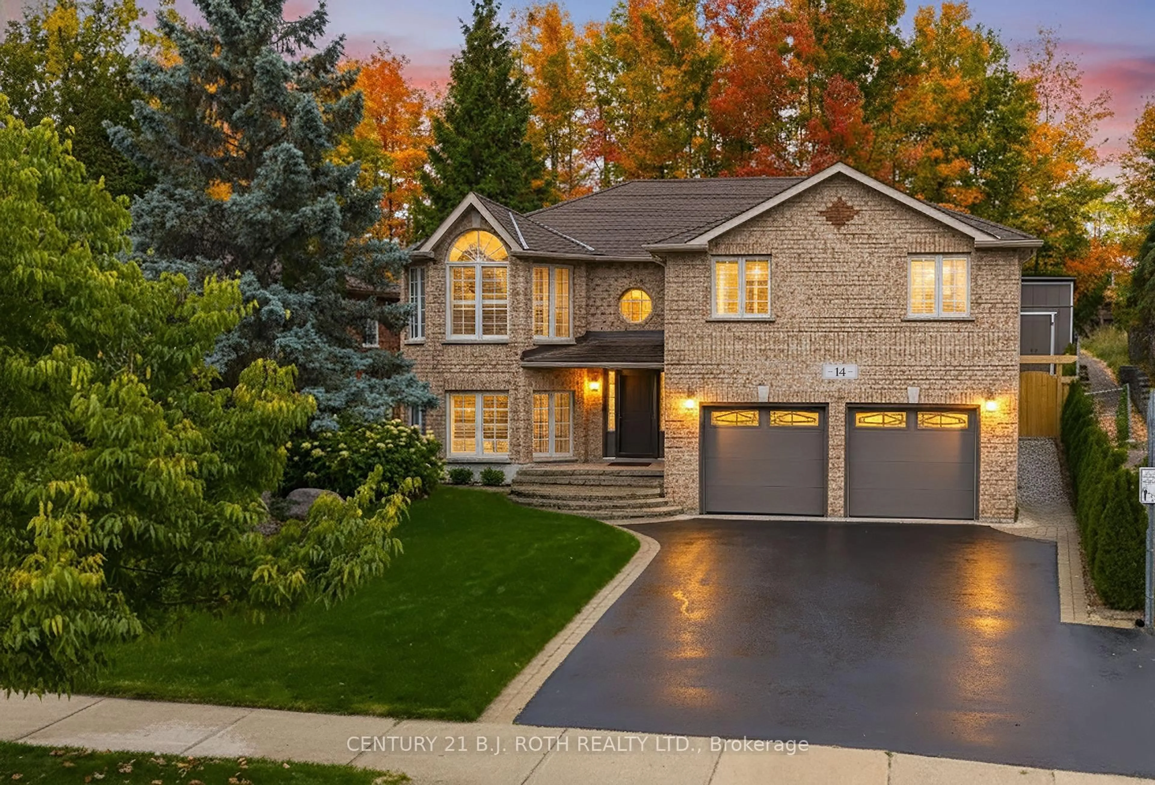 Home with brick exterior material, street for 14 Brookfield Cres, Barrie Ontario L4N 9R4