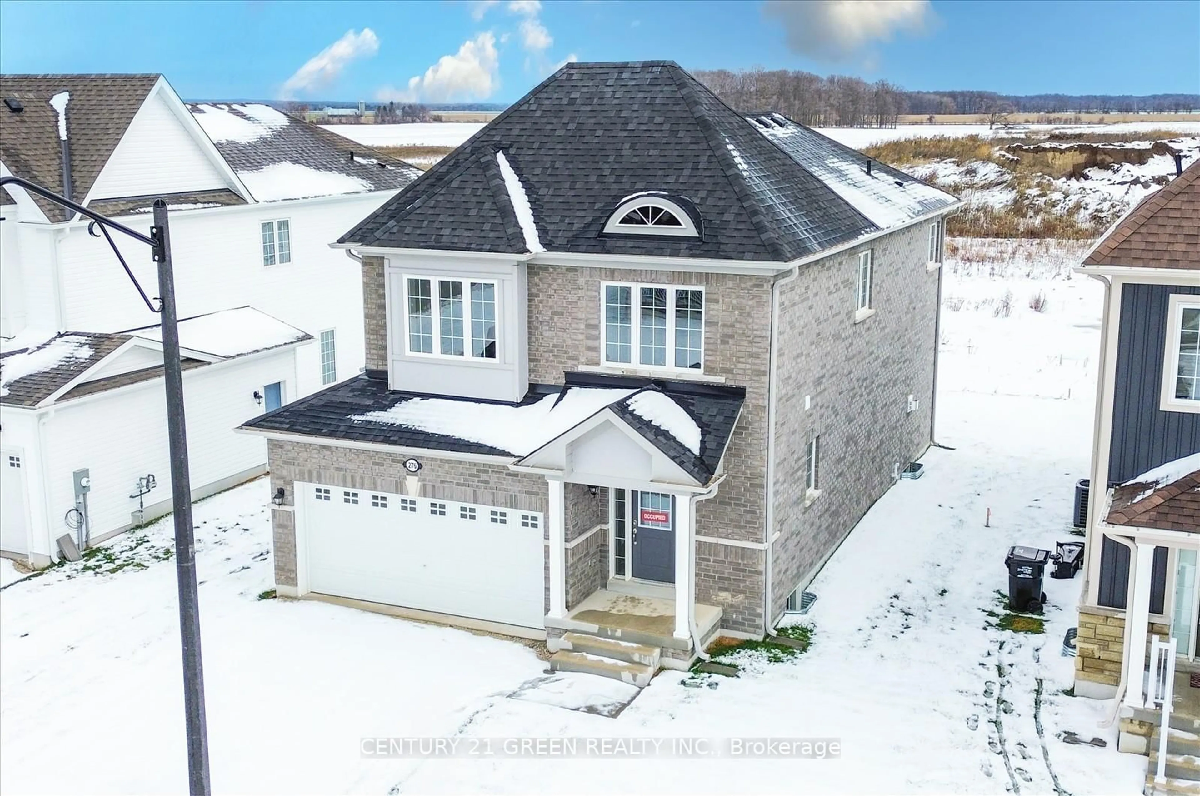 A pic from outside/outdoor area/front of a property/back of a property/a pic from drone, building for 276 Springfield Cres, Clearview Ontario L0M 1S0