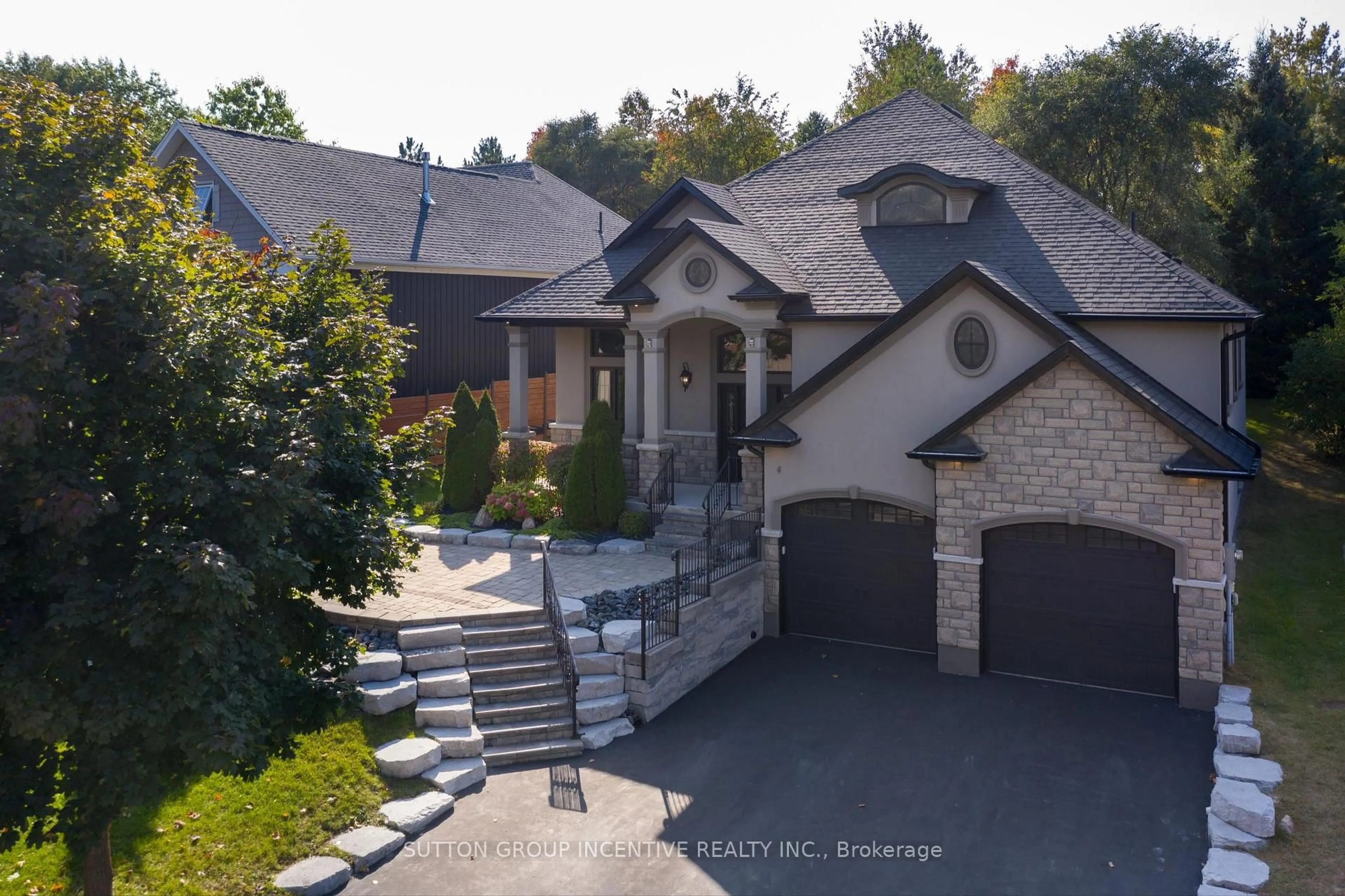 A pic from outside/outdoor area/front of a property/back of a property/a pic from drone, street for 4 Snowshoe Tr, Barrie Ontario L4N 7Z1