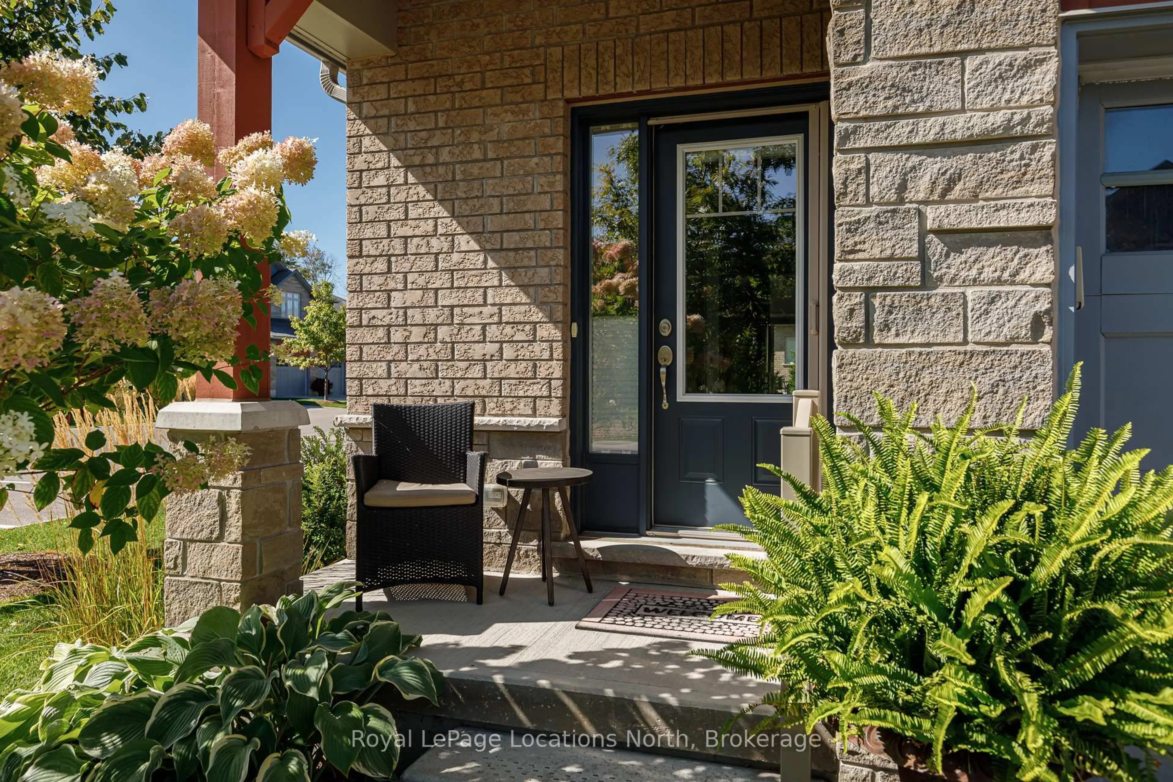 Patio, street for 136 Conservation Way, Collingwood Ontario L9Y 0G9