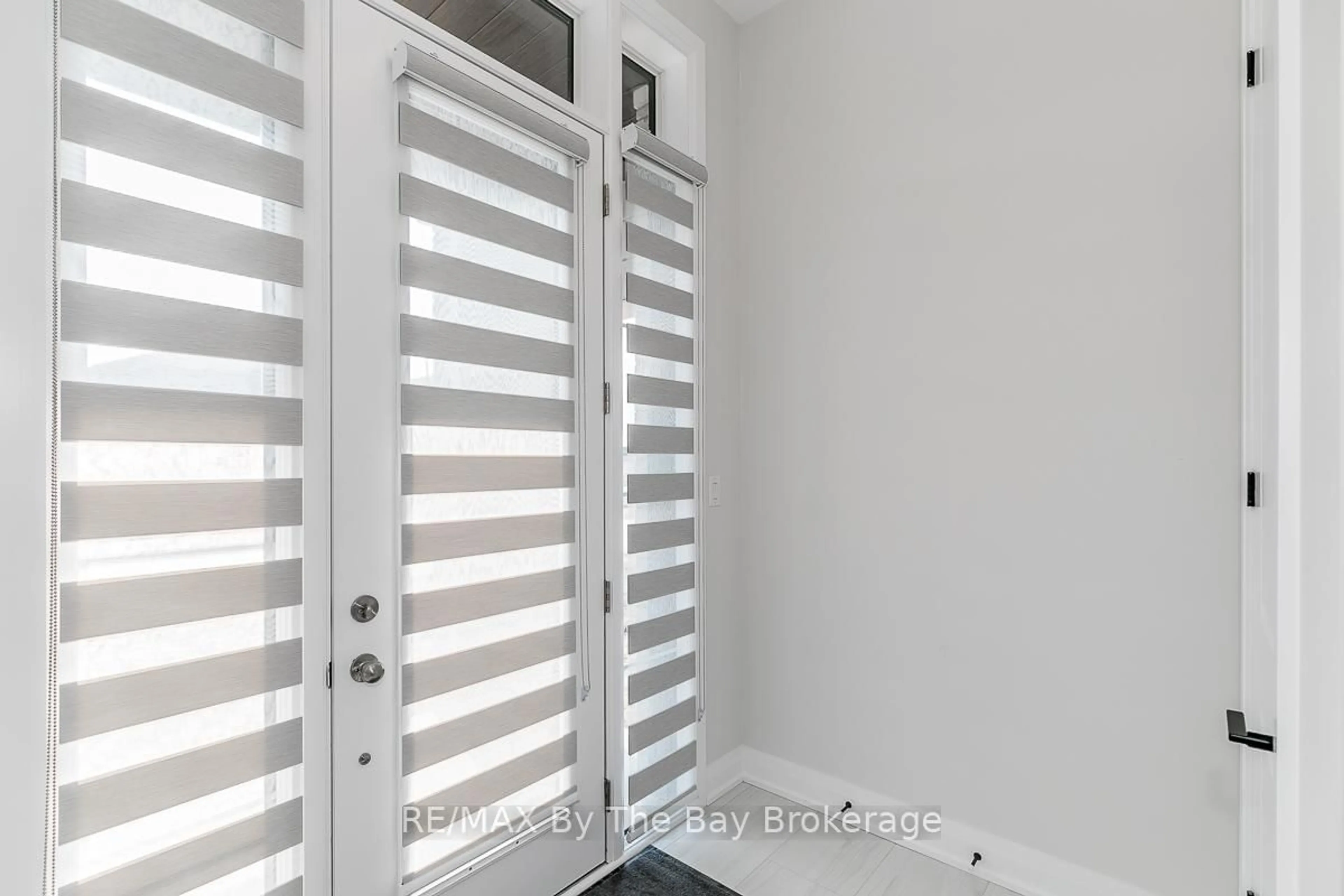 Indoor entryway for 5 Rosanne Circ, Wasaga Beach Ontario L9Z 0N4