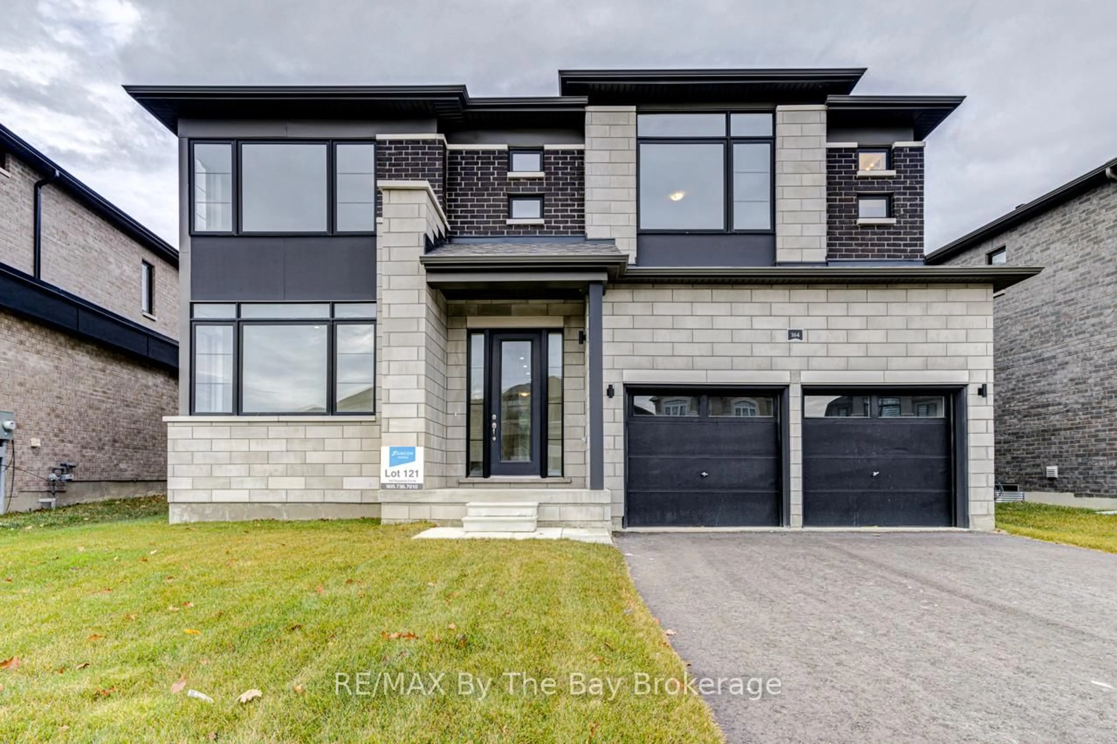 Home with brick exterior material, street for 164 ROSANNE Circ, Wasaga Beach Ontario L9Z 0N1