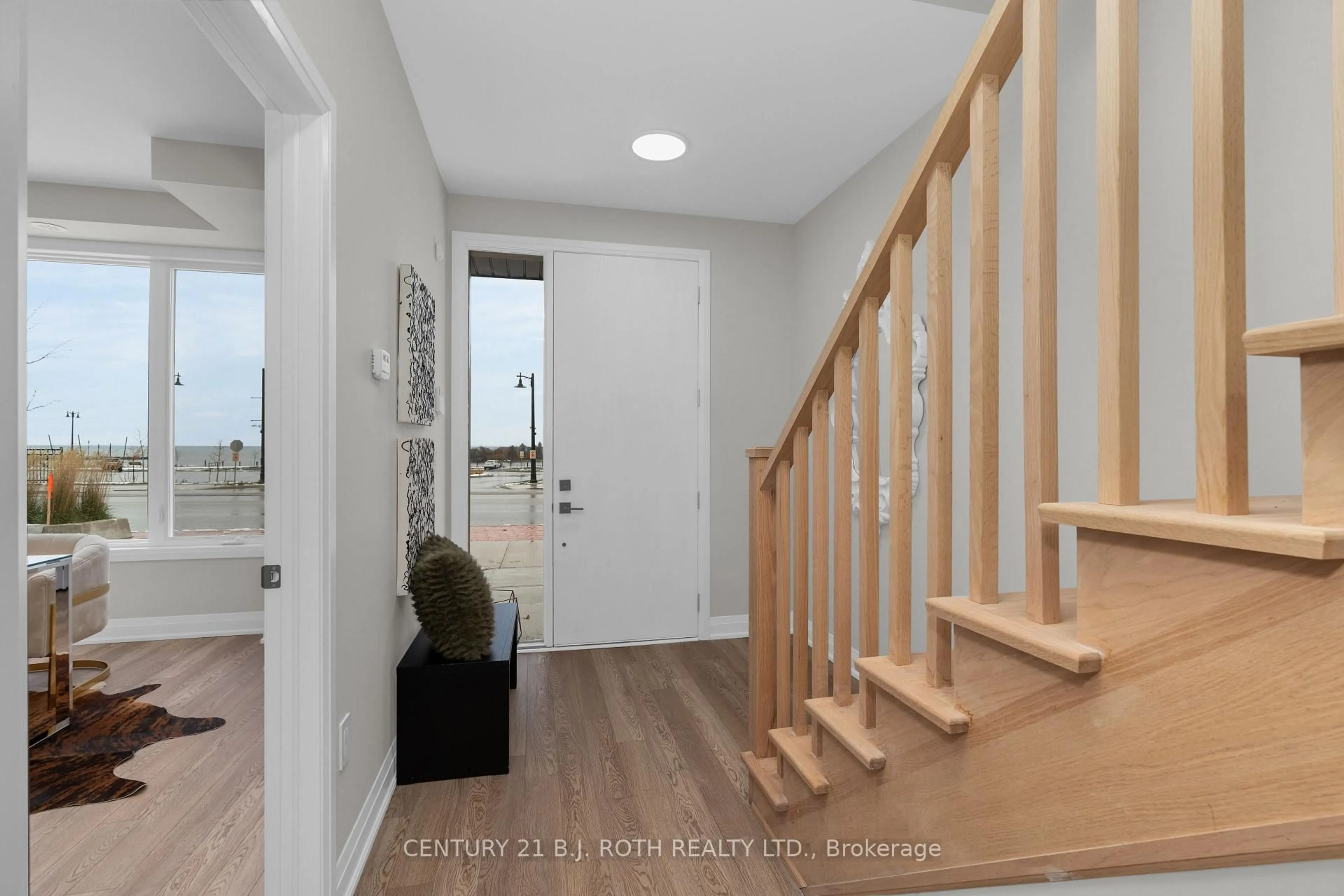Indoor entryway for 89 Lightfoot Dr, Orillia Ontario L3V 7L8