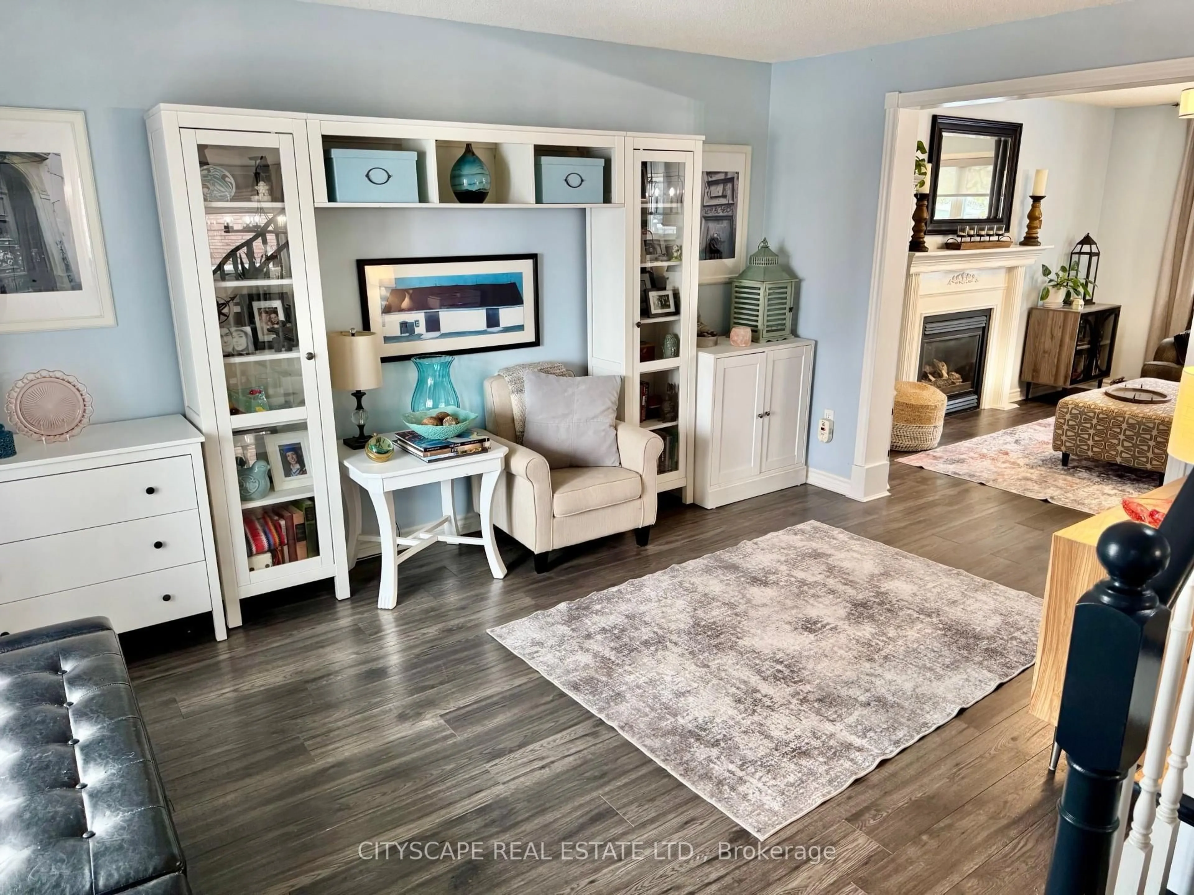 Indoor entryway for 189 Churchland Dr, Barrie Ontario L4N 8N6