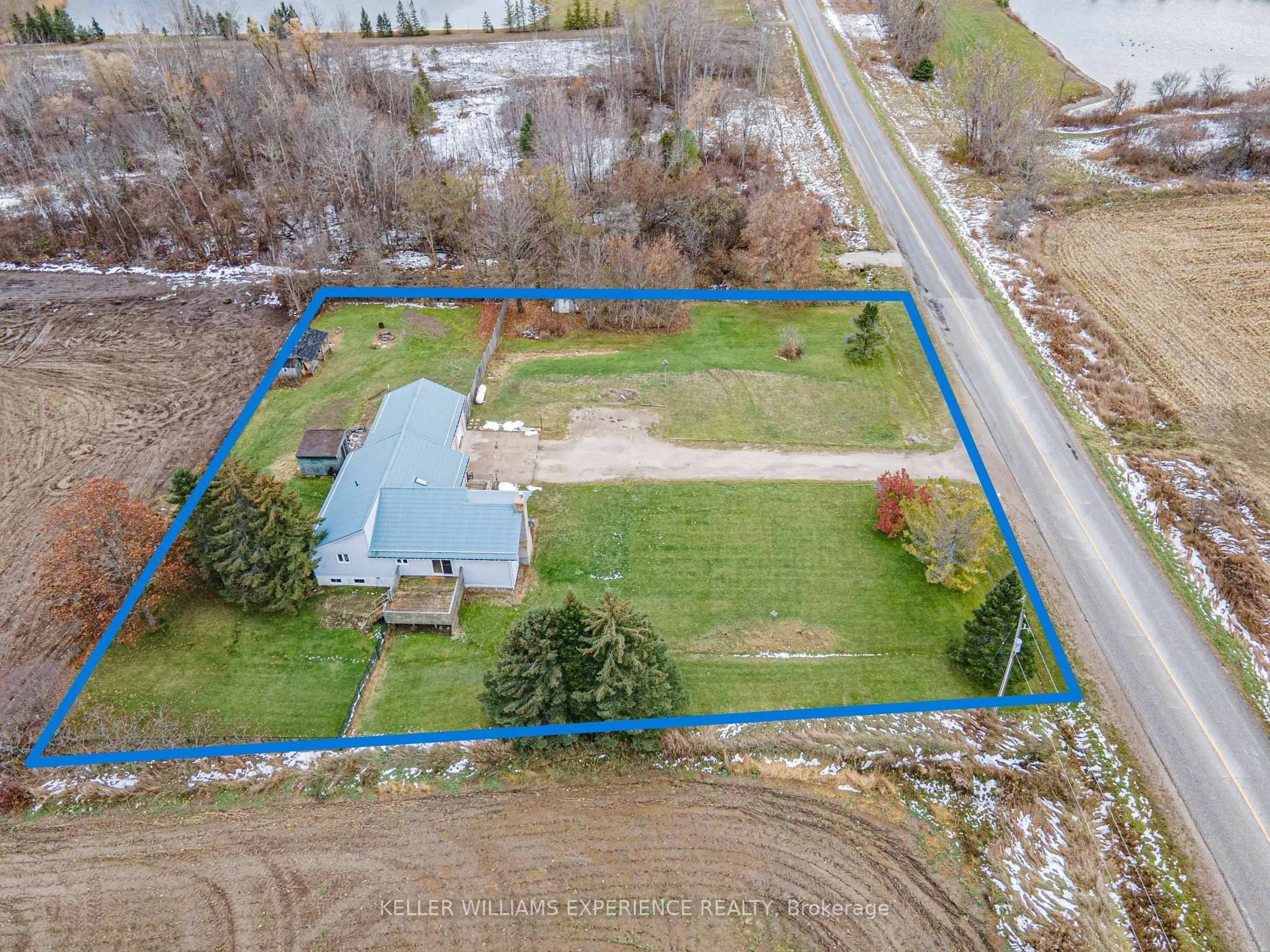 A pic from outside/outdoor area/front of a property/back of a property/a pic from drone, water/lake/river/ocean view for 2717 3/4 Sunnidale Sdrd, Clearview Ontario L0M 1N0