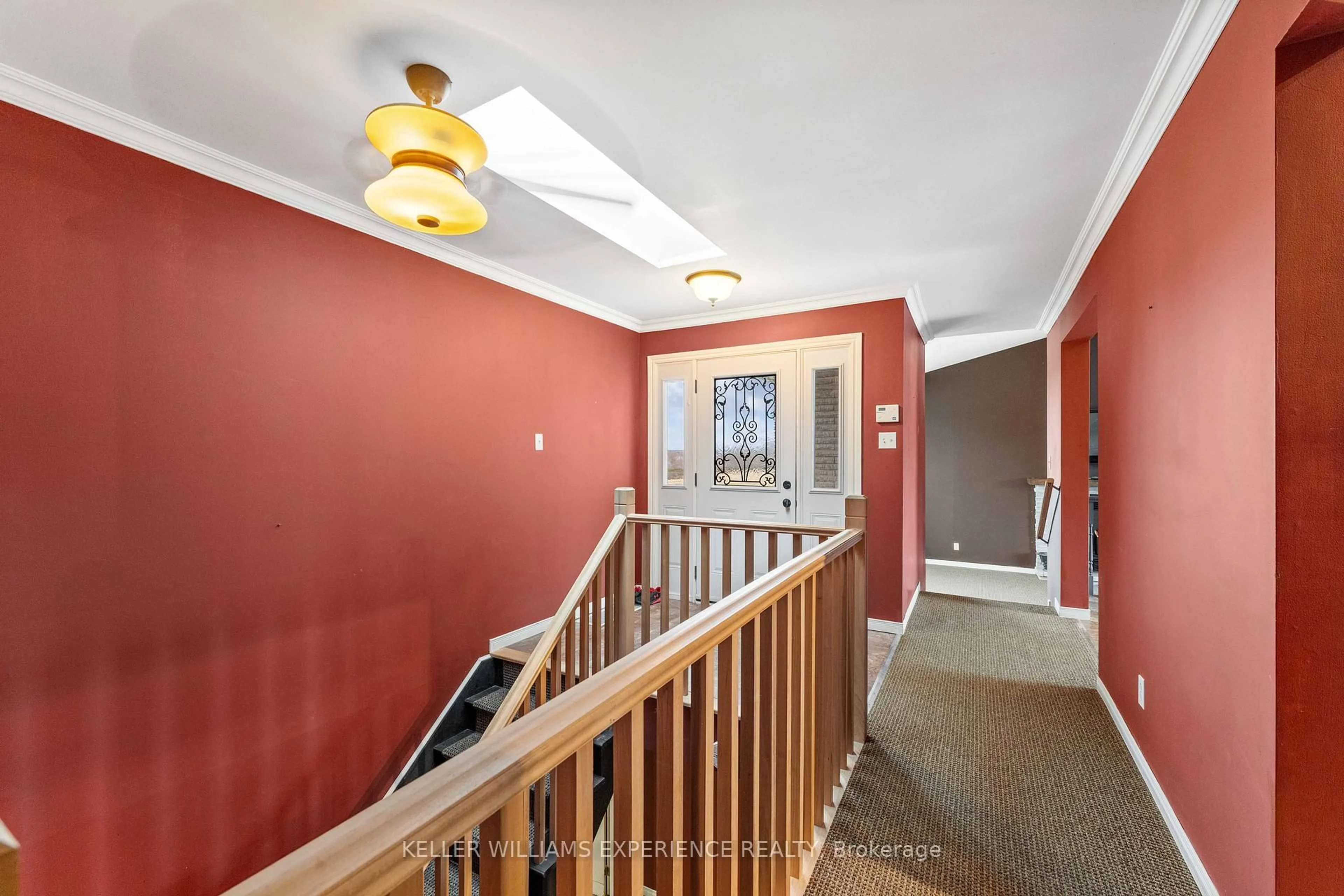 Indoor foyer for 2717 3/4 Sunnidale Sdrd, Clearview Ontario L0M 1N0