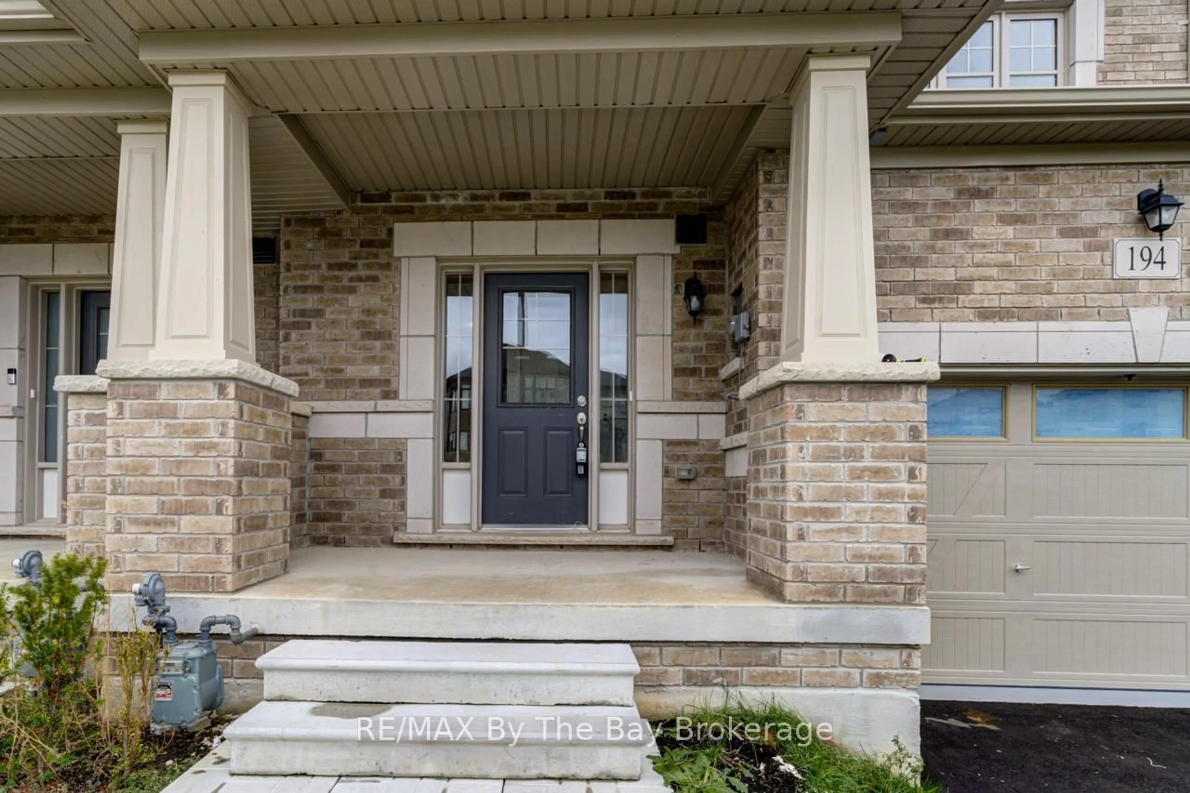 Indoor entryway for 194 Rosanne Circ, Wasaga Beach Ontario L9Z 0N3