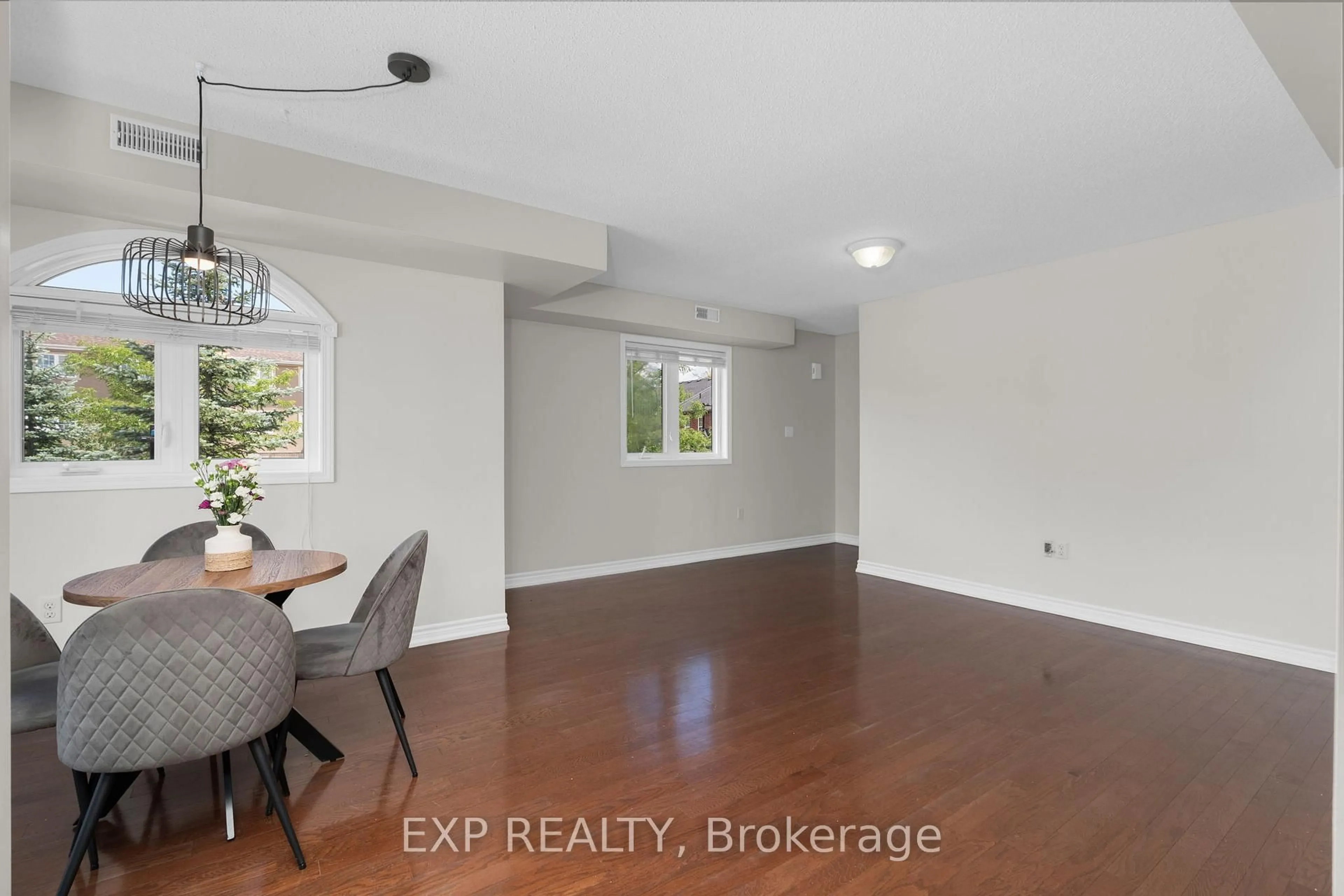 A pic of a room for 135 Sydenham Wells #3, Barrie Ontario L4M 0H3