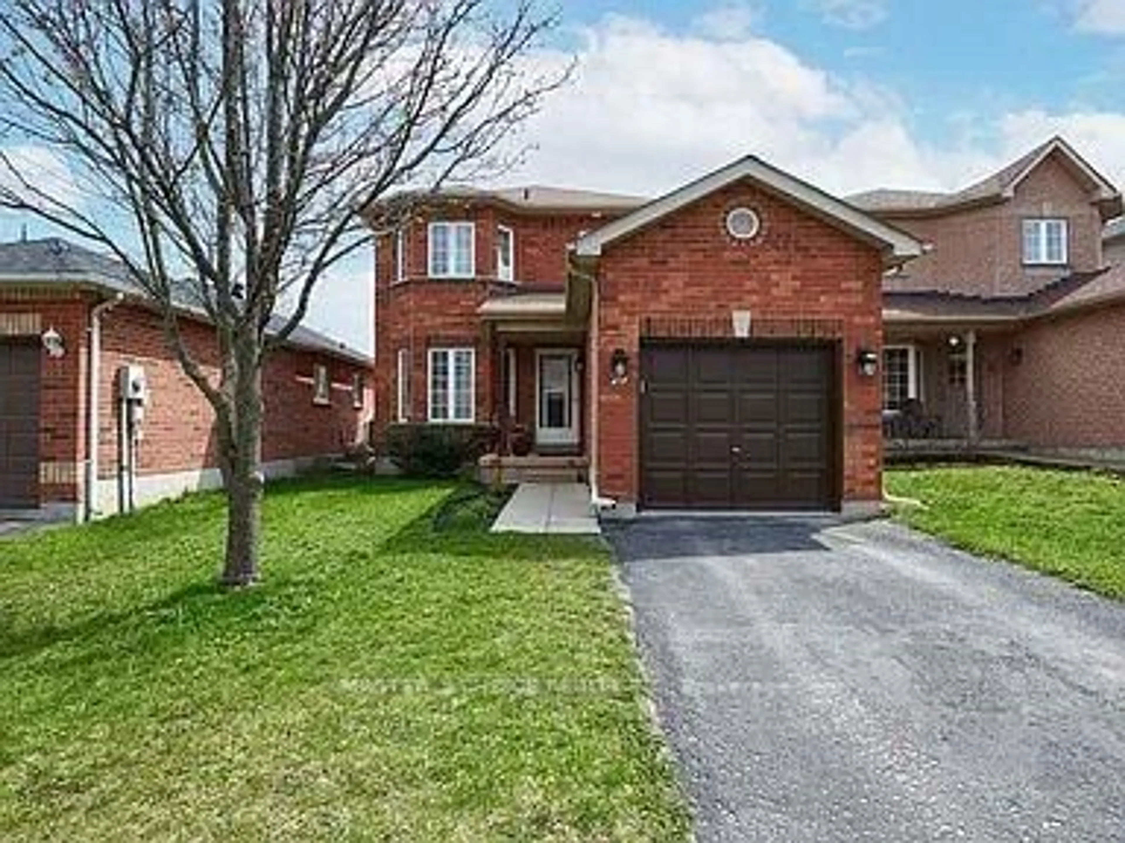 Home with brick exterior material, street for 29 Drake Dr, Barrie Ontario L4N 8W3