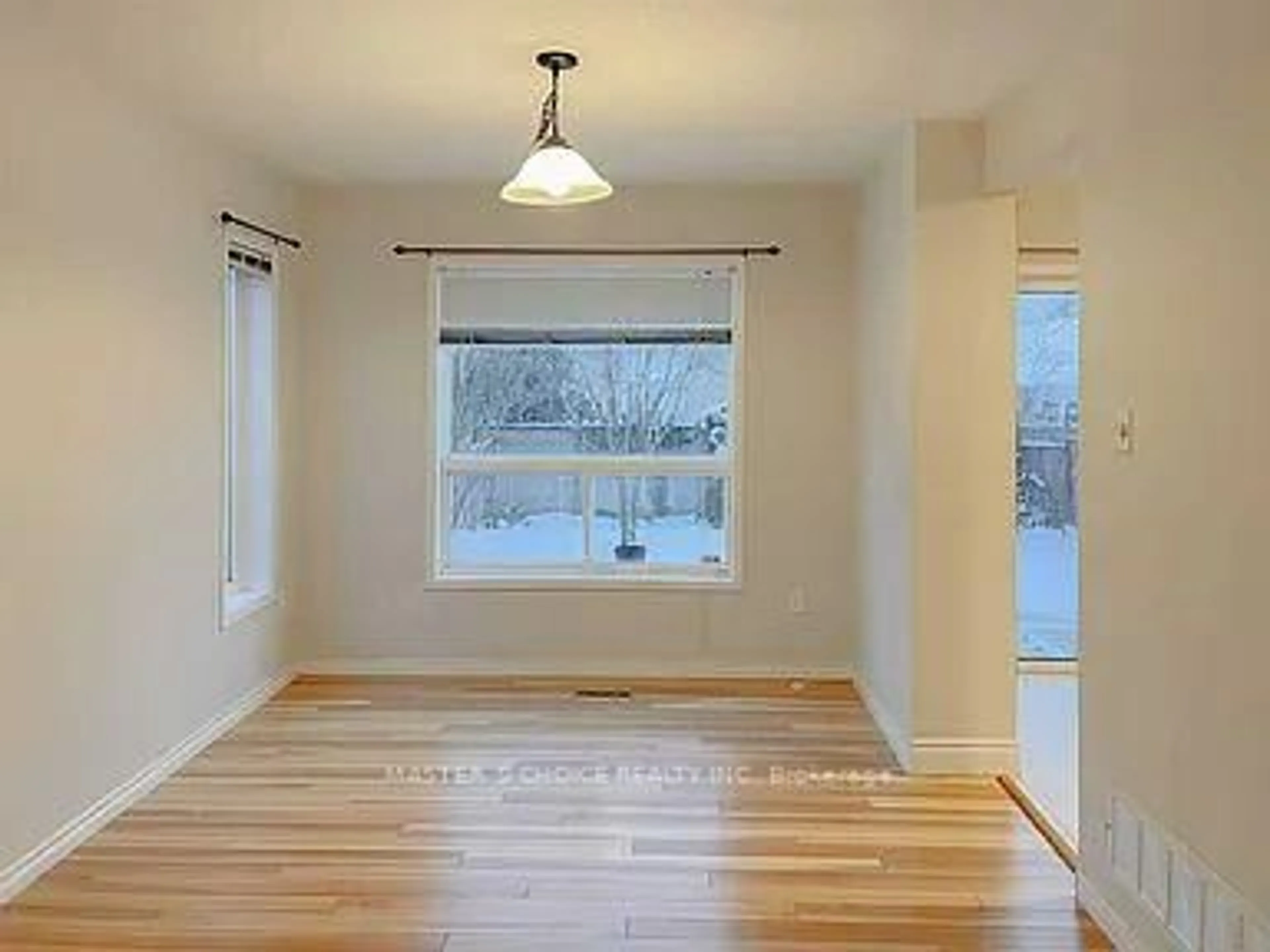 A pic of a room for 29 Drake Dr, Barrie Ontario L4N 8W3