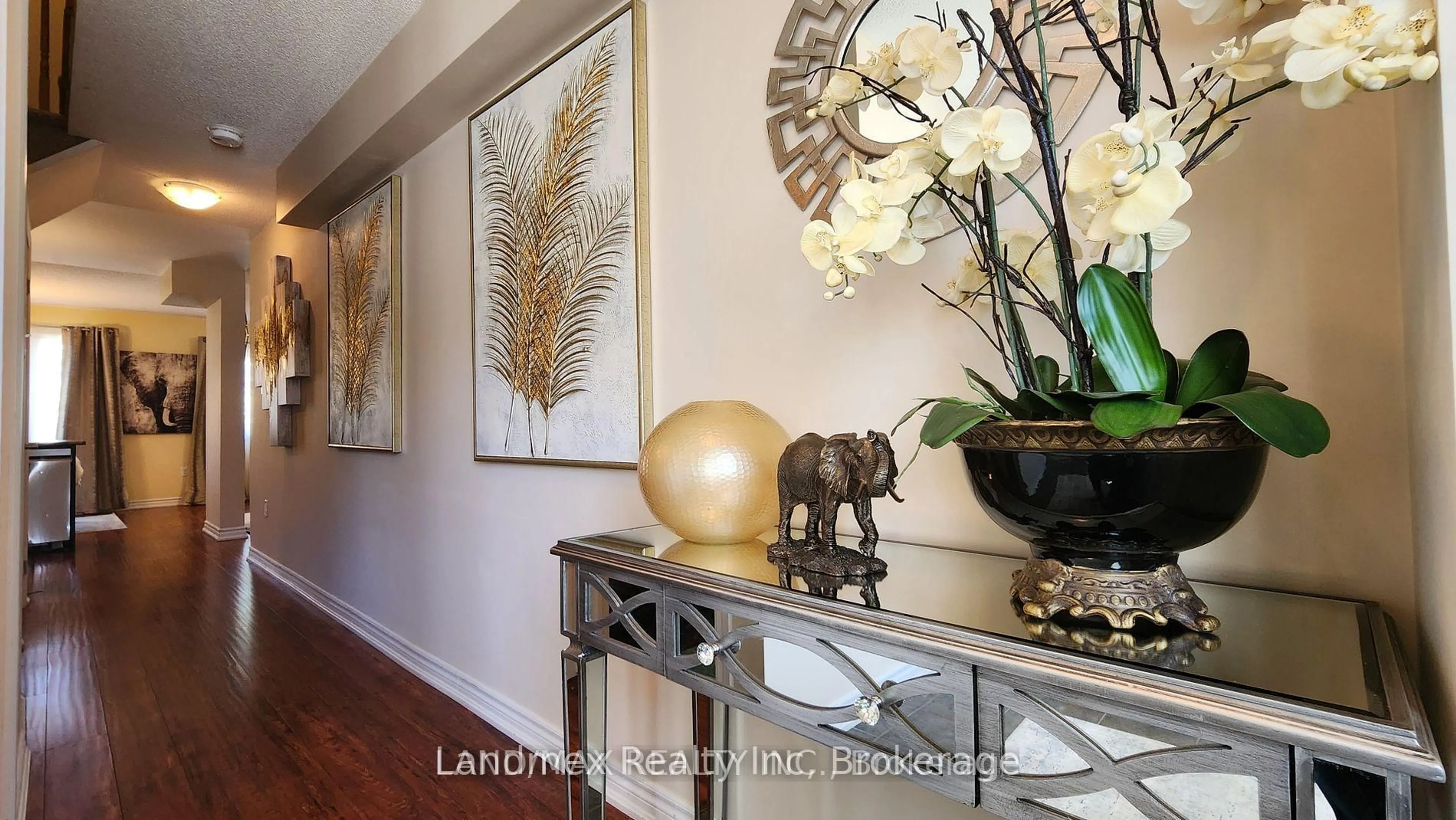 Indoor entryway for 227 Harvie Rd #43, Barrie Ontario L4N 9P8