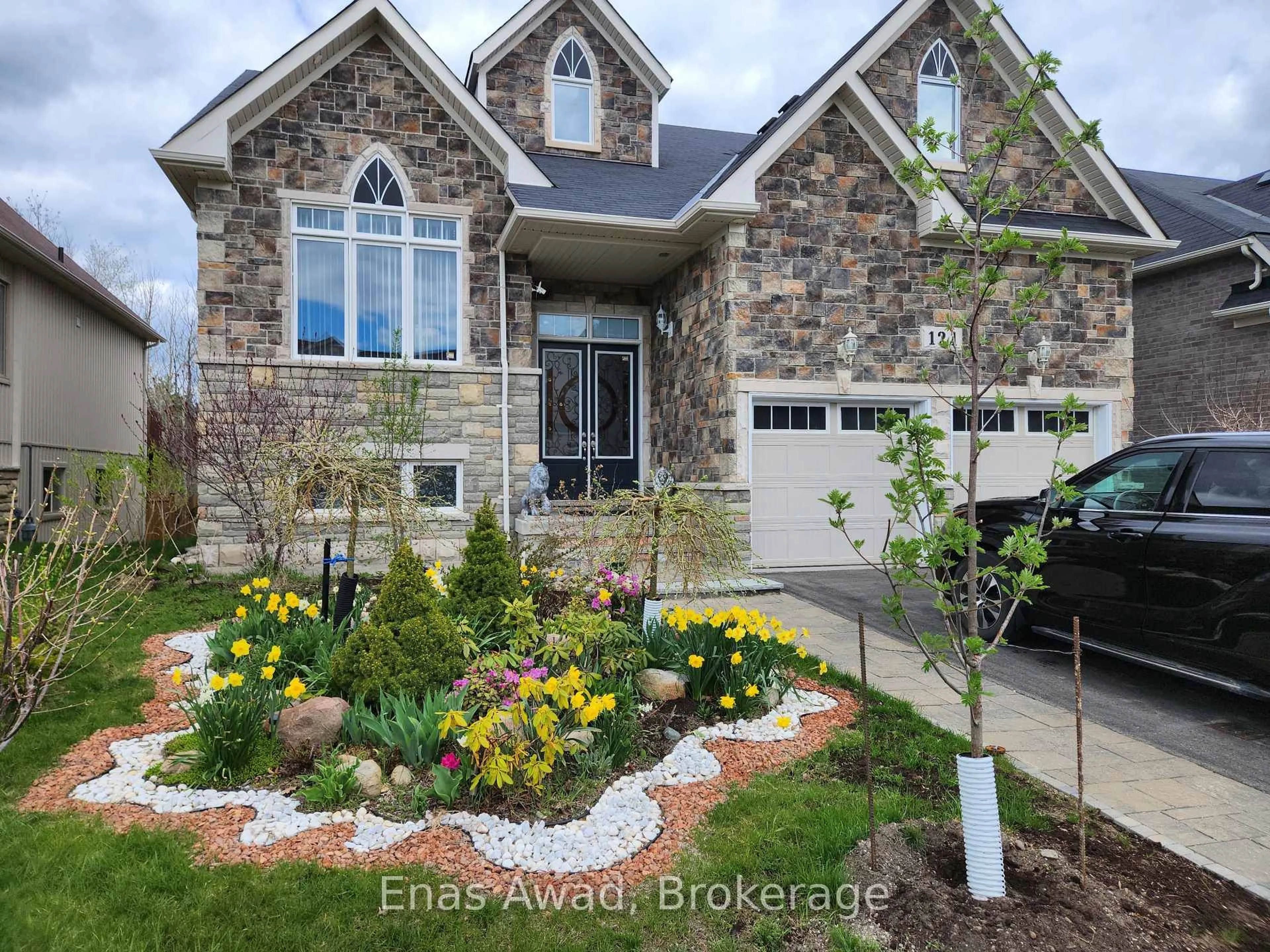 Home with brick exterior material, unknown for 121 Allegra Dr, Wasaga Beach Ontario L9Z 0H5