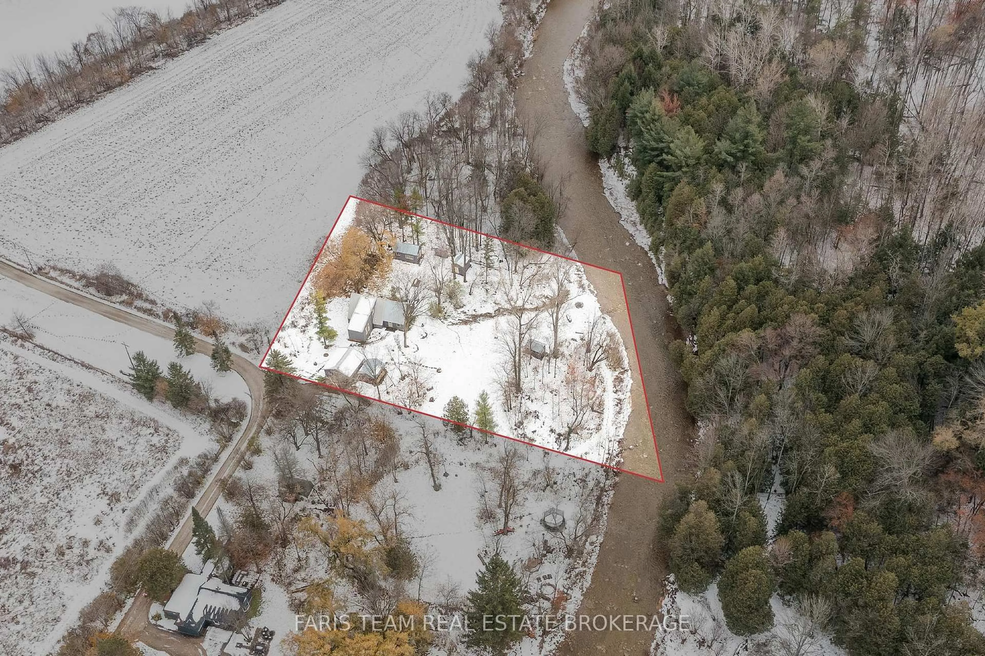 A pic from outside/outdoor area/front of a property/back of a property/a pic from drone, unknown for 7237 6/7 Sideroad Nottawasaga, Clearview Ontario L0M 1G0