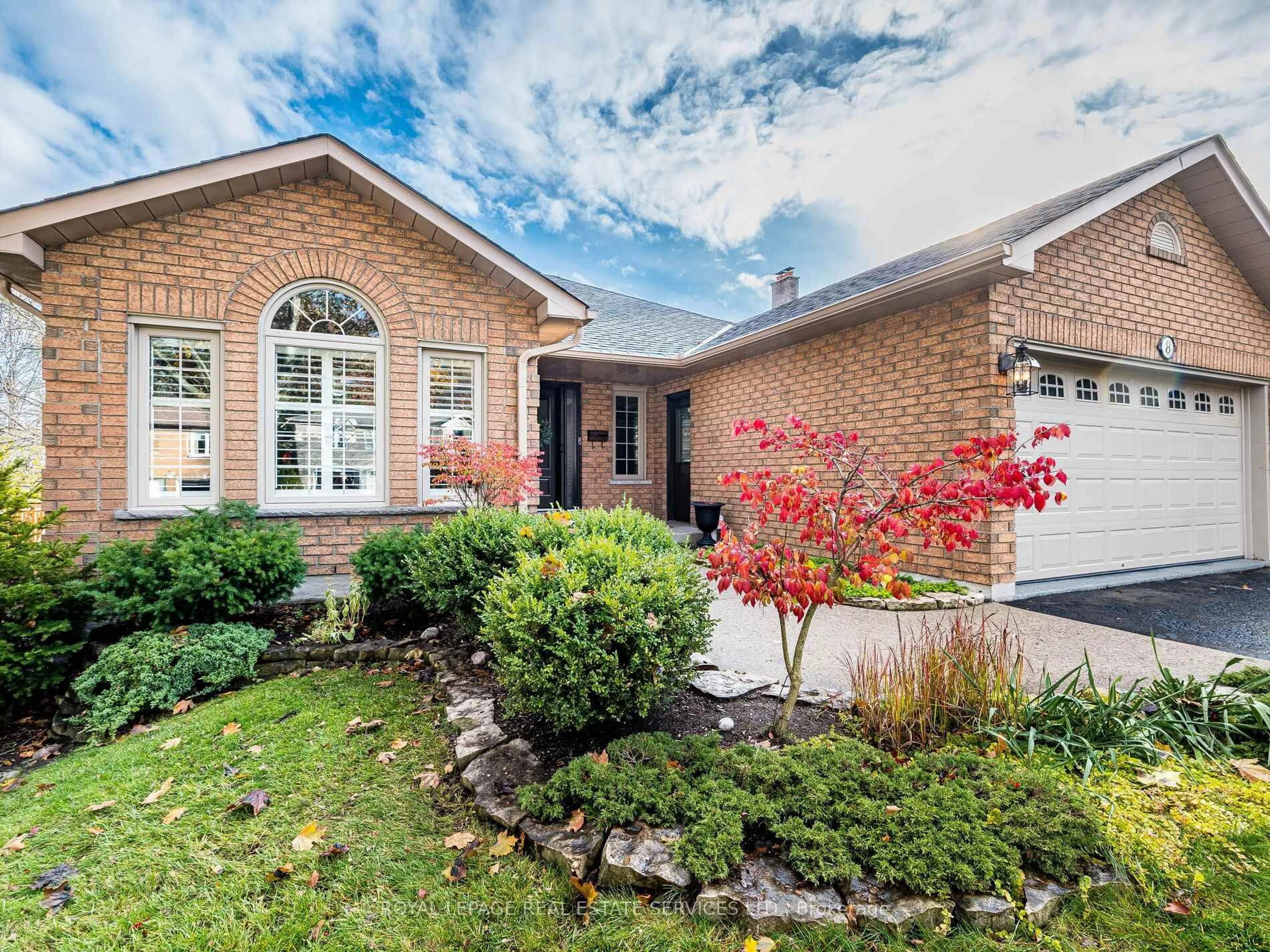 Home with brick exterior material, street for 8 Macallister Crt, Barrie Ontario L4N 7M6