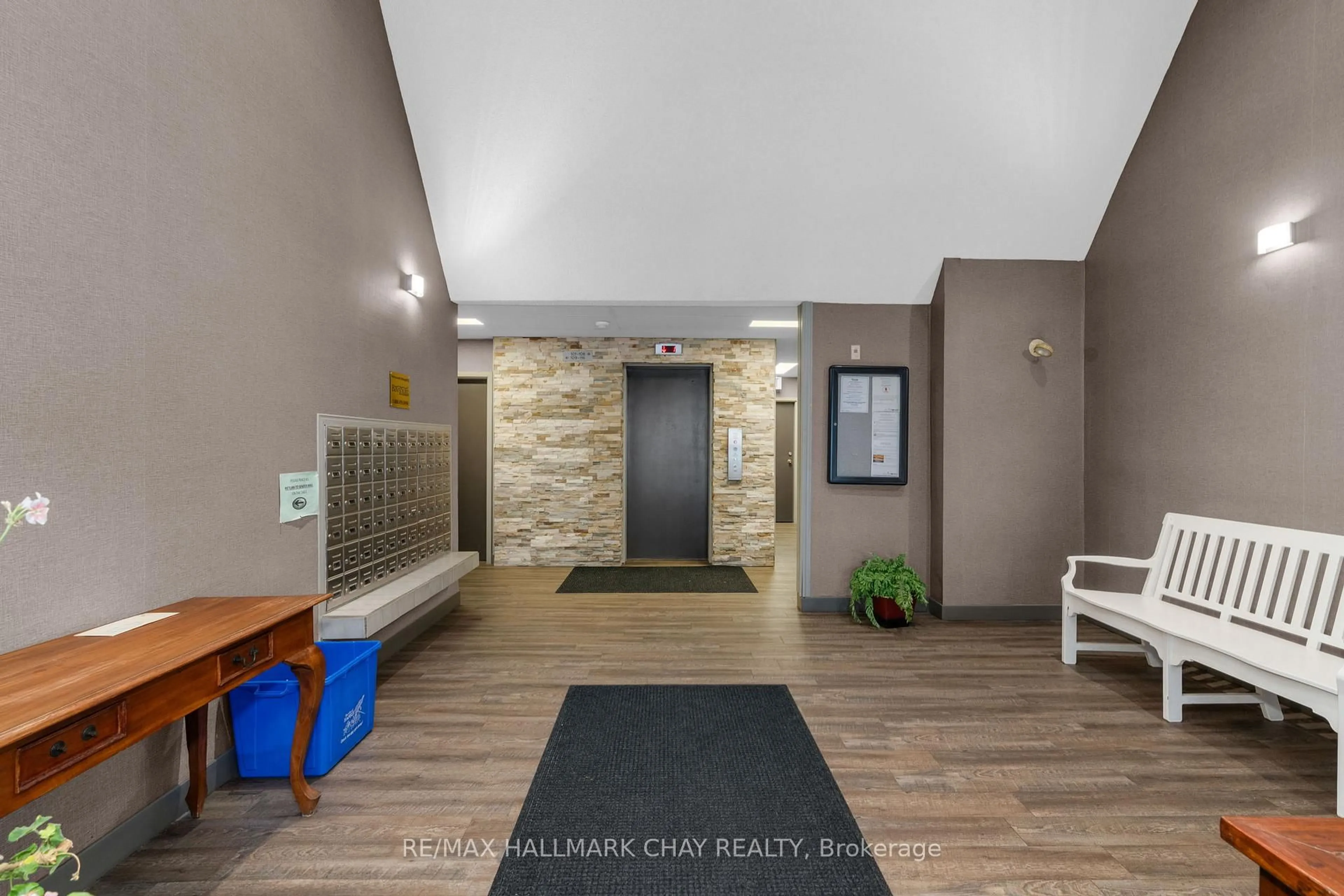 Unknown for 120 Bell Farm Rd #108, Barrie Ontario L4M 6J2