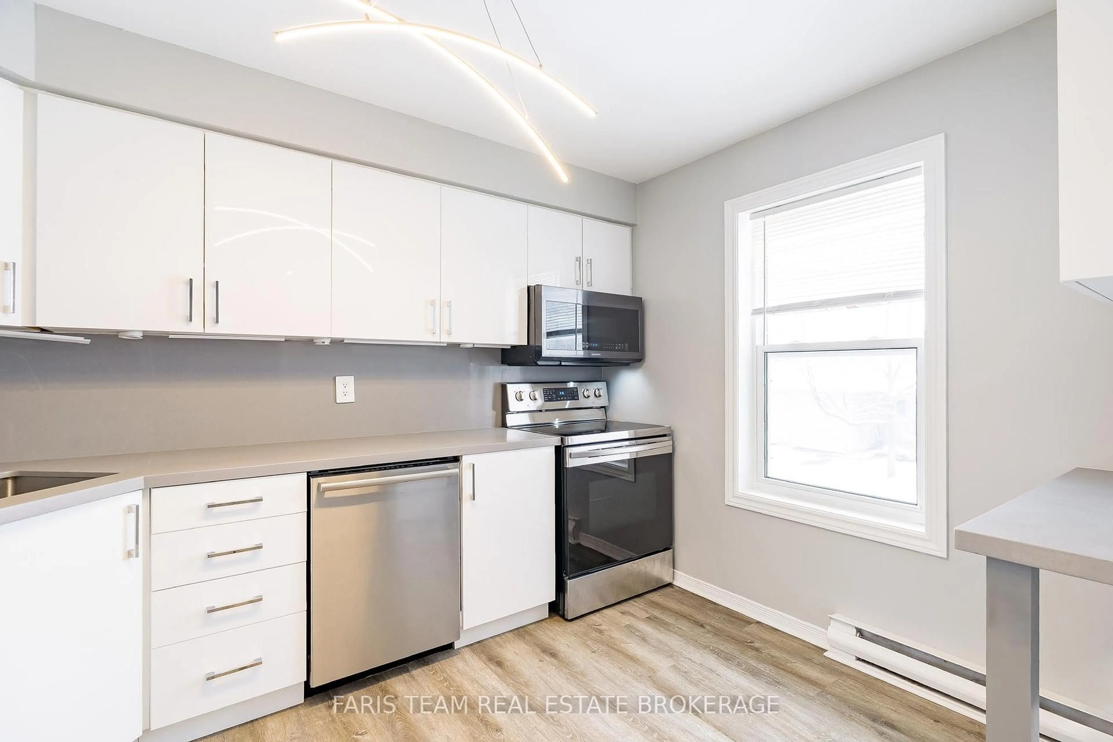 Standard kitchen, unknown for 120 D'Ambrosio Drive #34, Barrie Ontario L4N 7W3