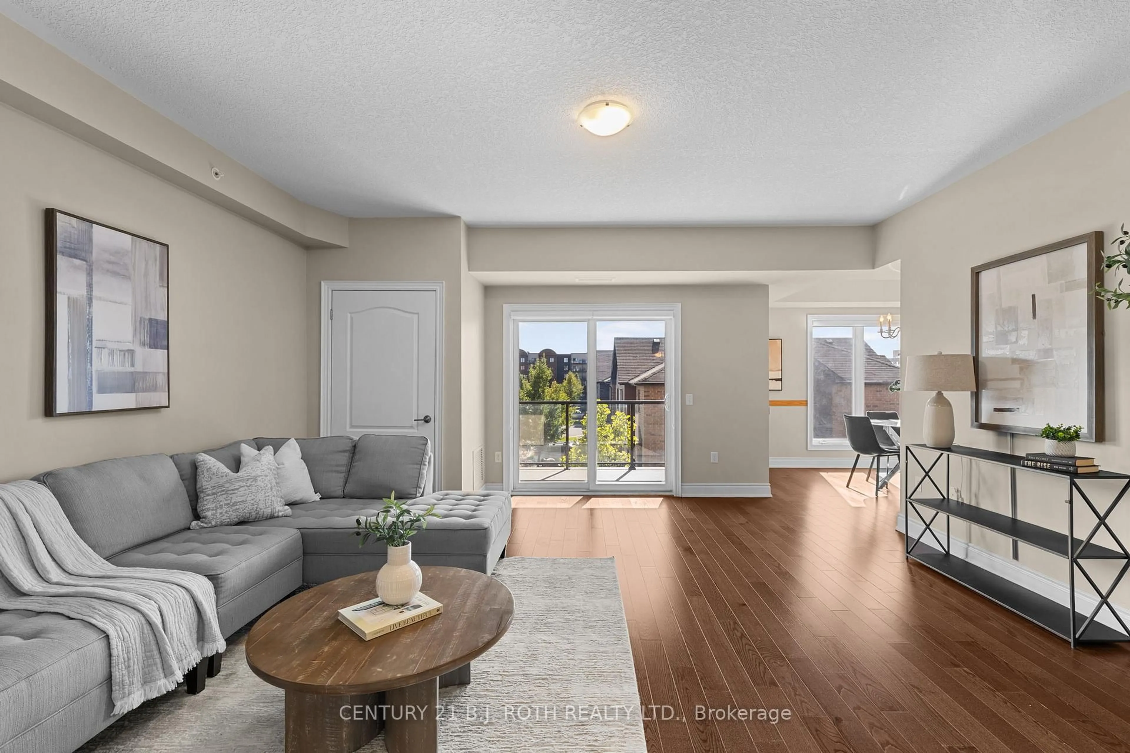 Living room with furniture, unknown for 720 YONGE St #218, Barrie Ontario L9J 0G9