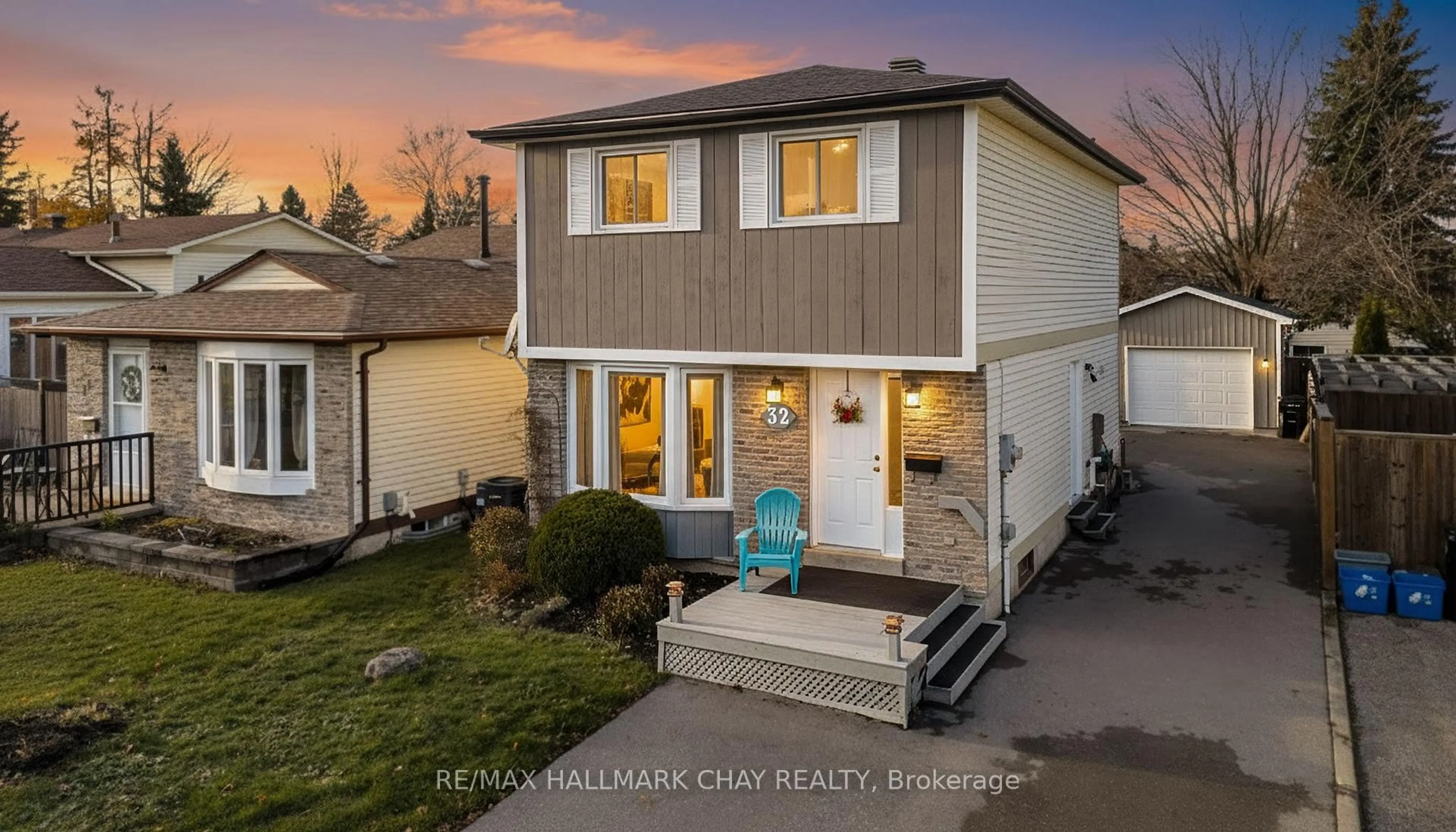 Home with vinyl exterior material, street for 32 Janice Dr, Barrie Ontario L4N 5N4